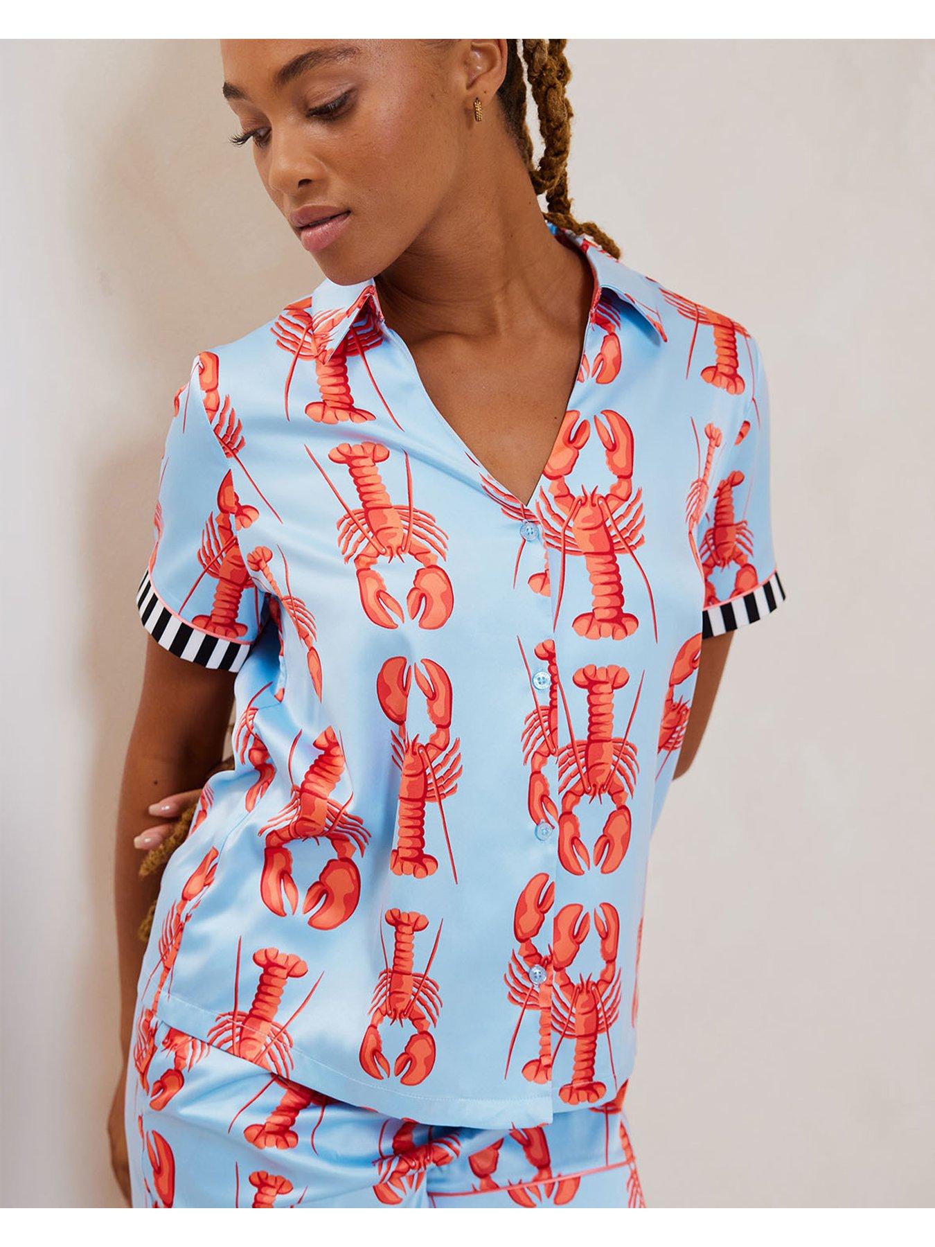 Image 4 of 5 of CHELSEA PEERS Satin Lobster Print Short Pyjama Set