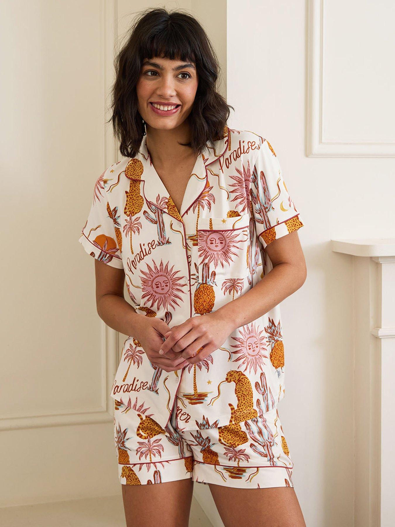 Image of CHELSEA PEERS Short Sleeve Revere And Short Pyjama Set - Daydreamer Paradise Print