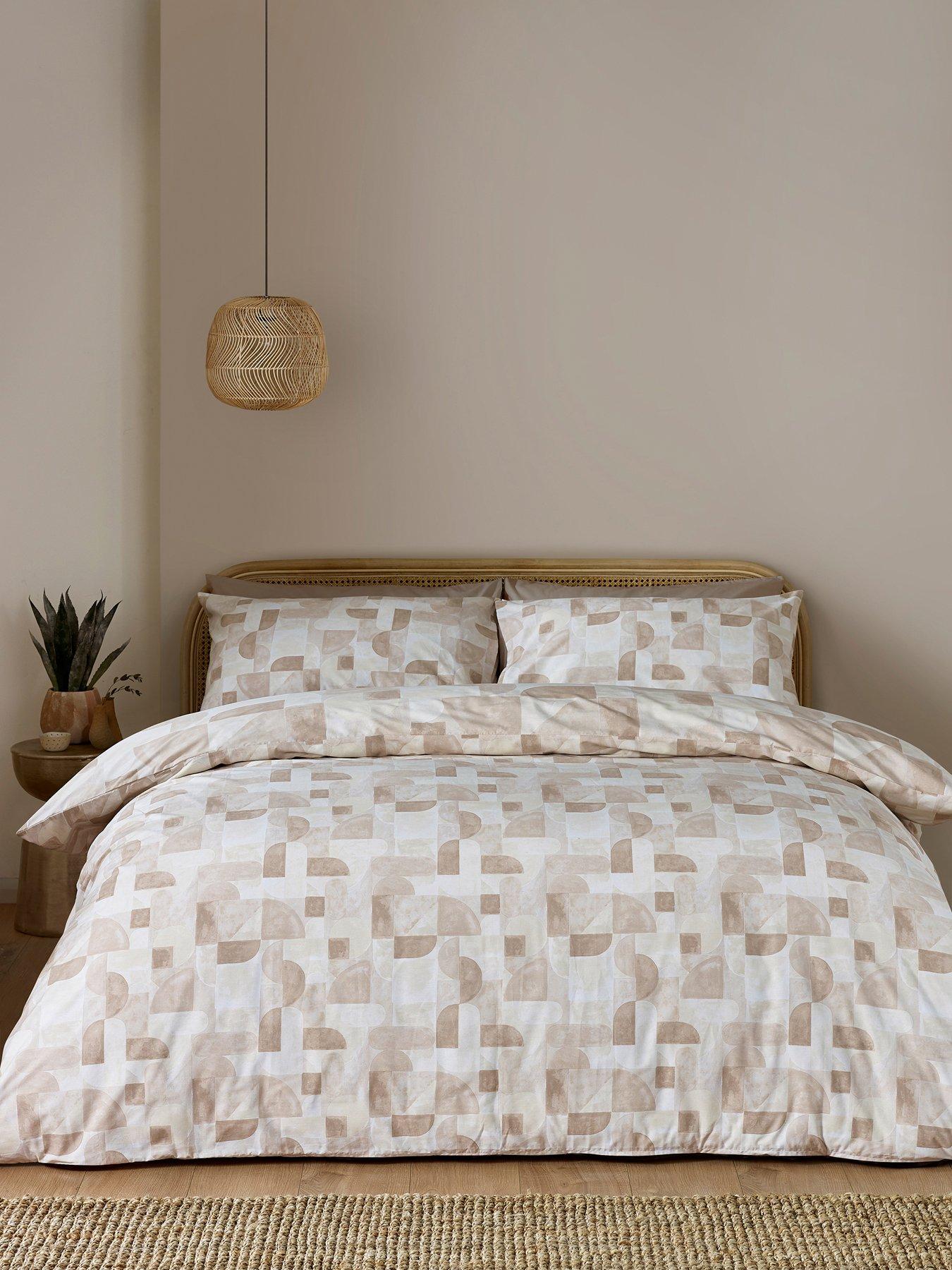 Image 3 of 5 of Catherine Lansfield Sloane Geo Duvet Set