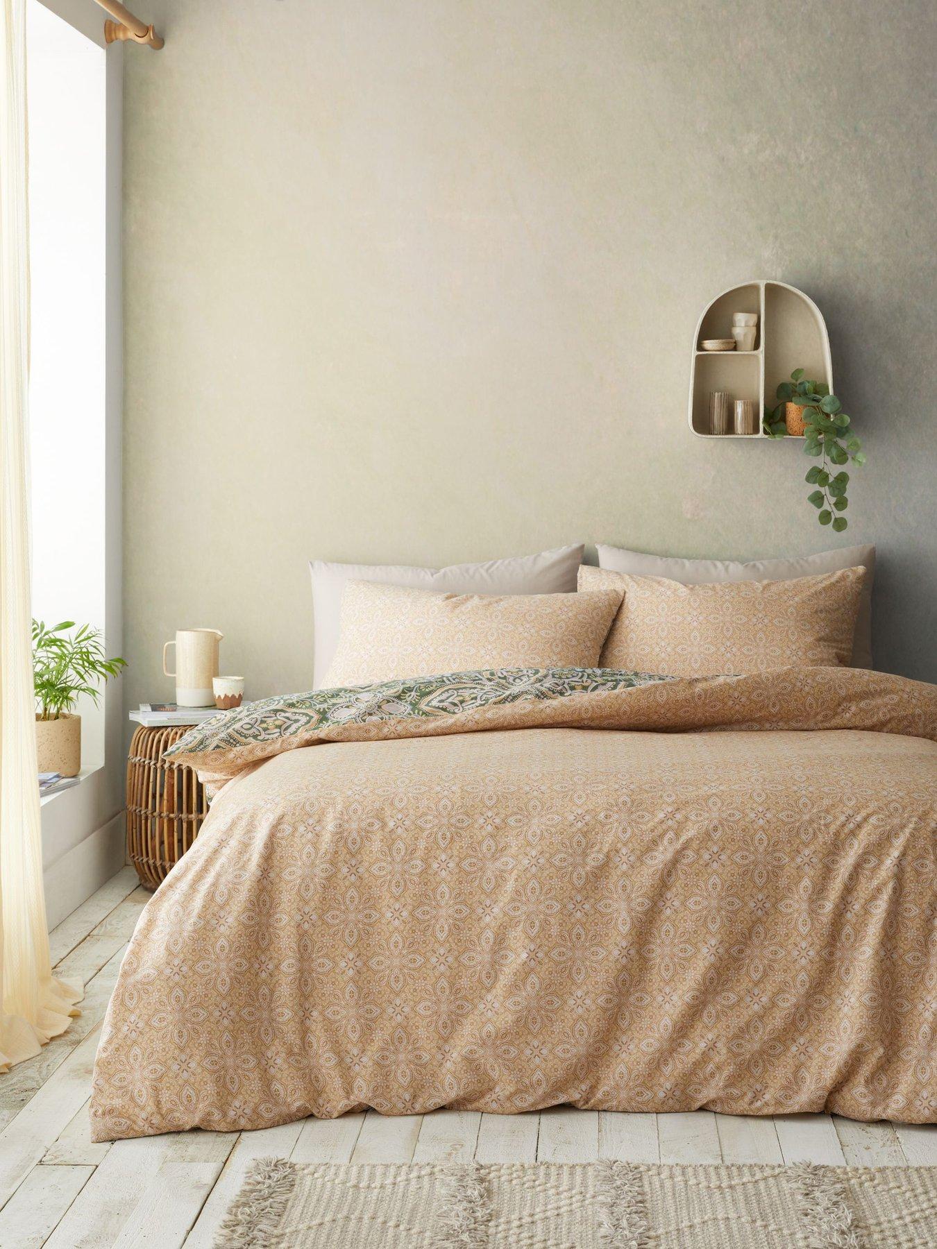 Image 4 of 7 of Pineapple Elephant Alba Duvet Cover Set