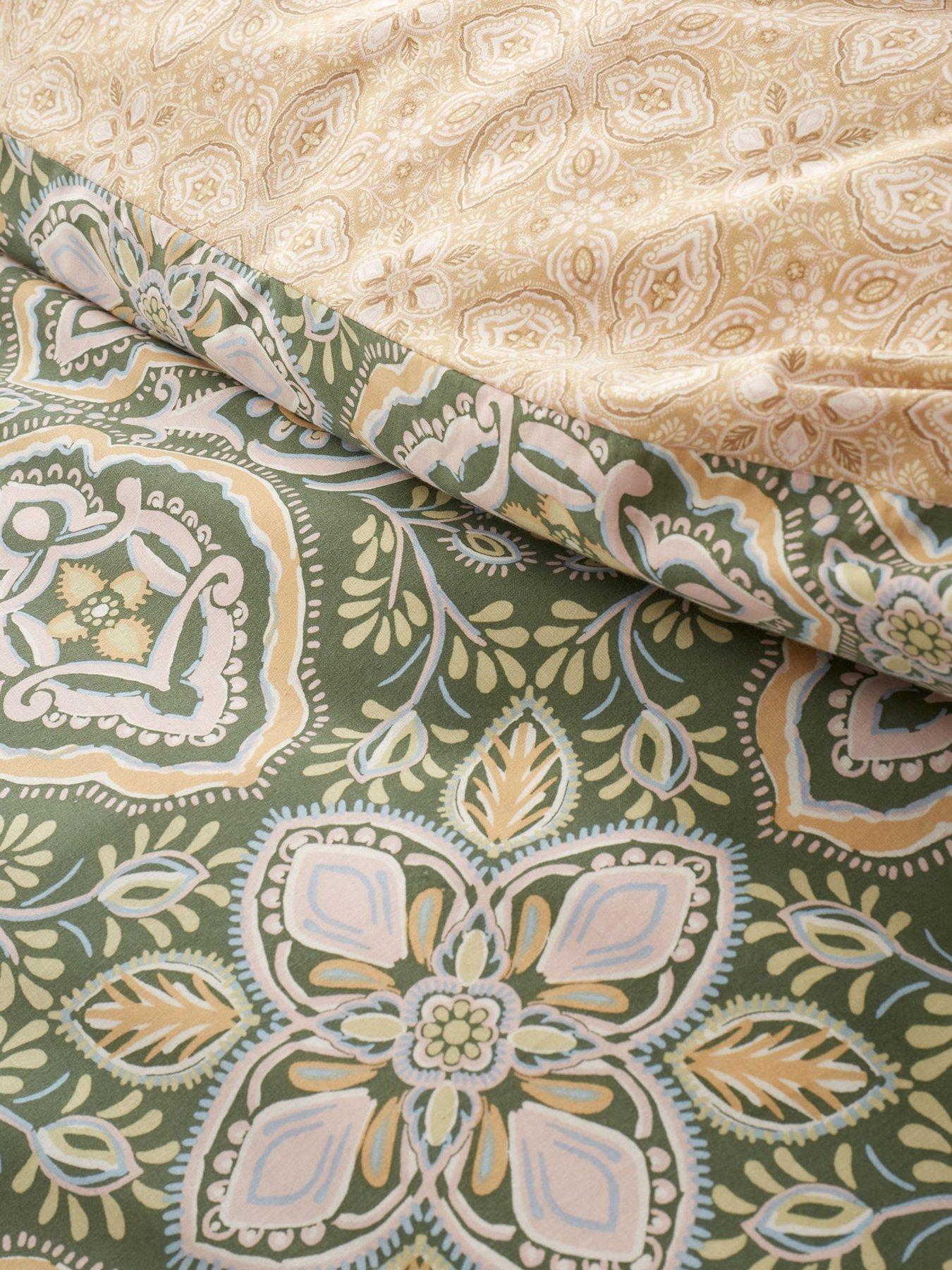 Image 6 of 7 of Pineapple Elephant Alba Duvet Cover Set