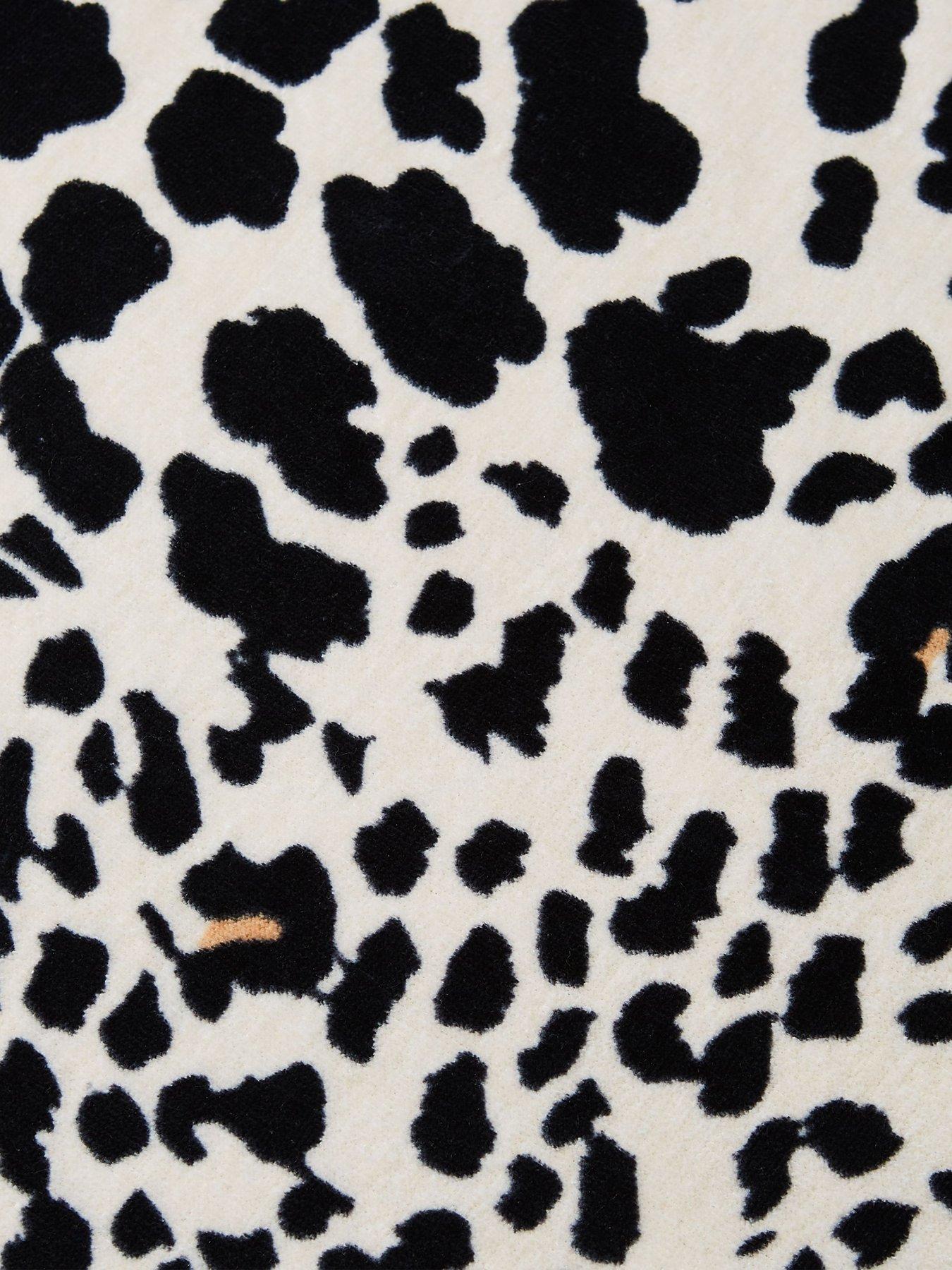 Image 4 of 4 of Catherine Lansfield Leopard 100% Cotton Beach Towel