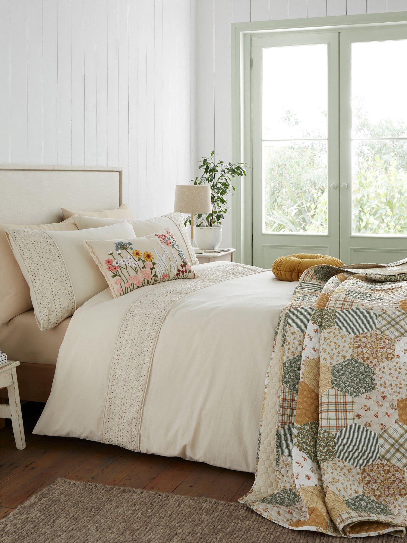 undefined Broderie Anglaise Duvet Set - Cream