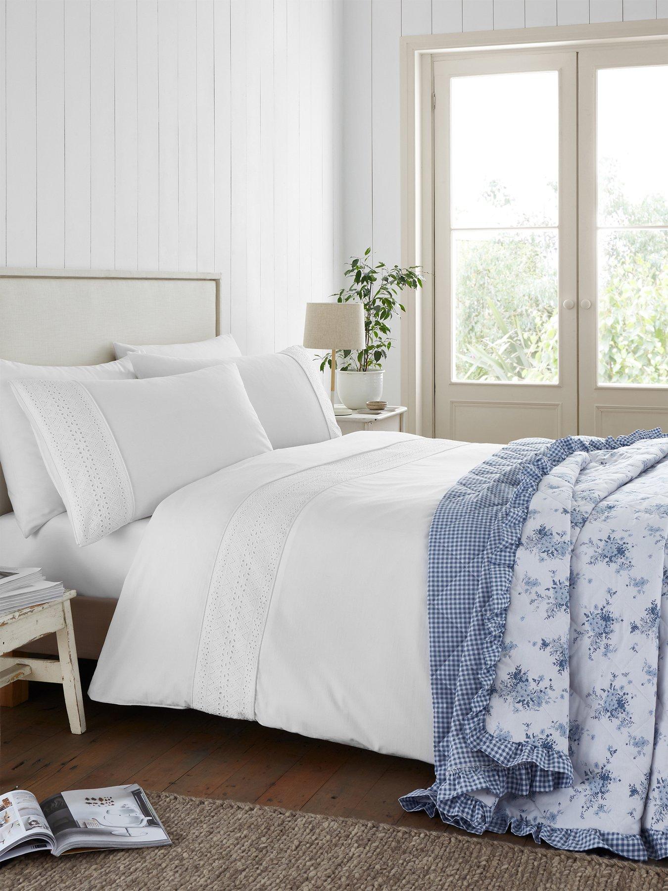 Catherine Lansfield Broderie Anglaise Duvet Set - White