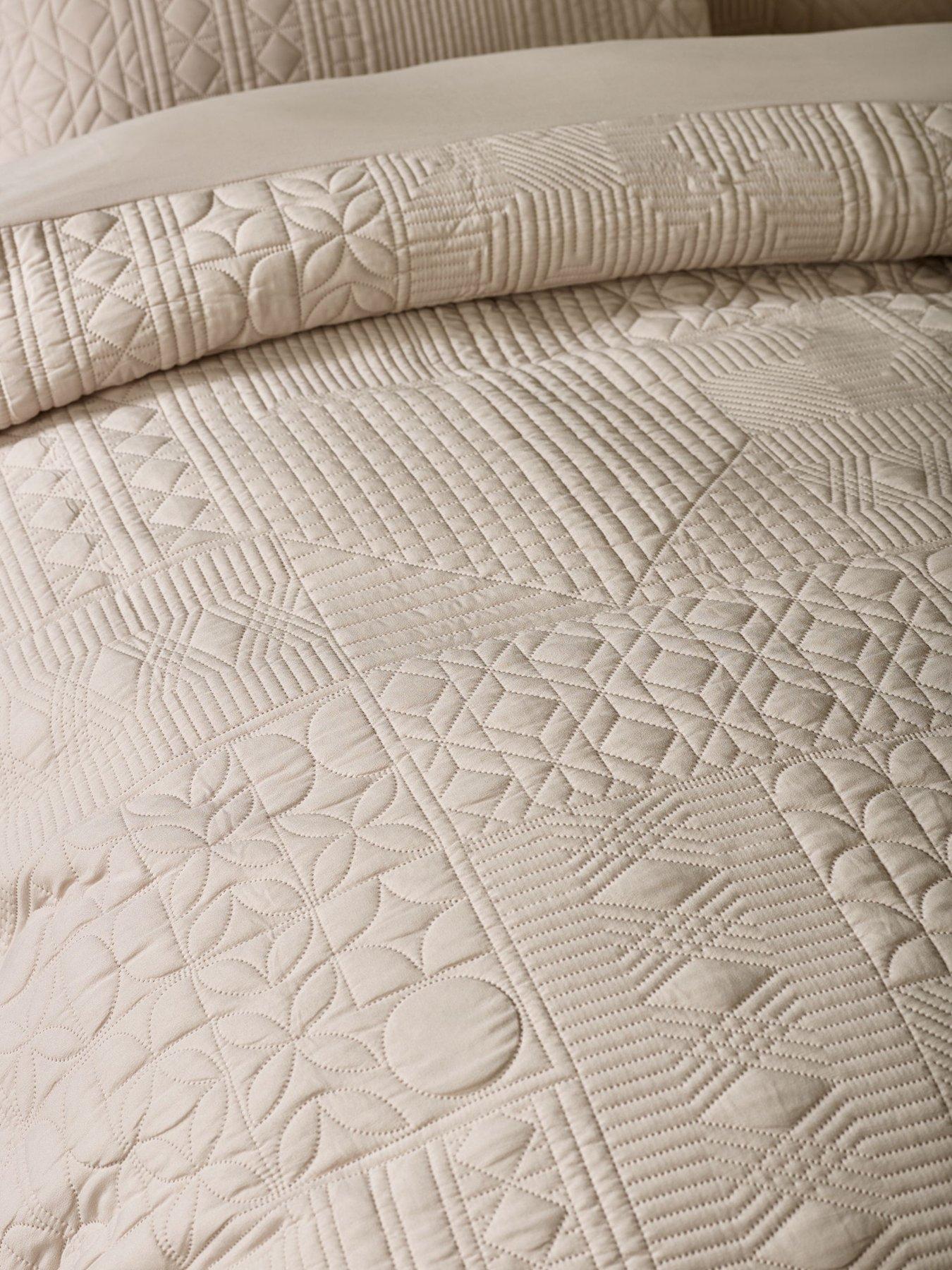 Image 5 of 5 of Catherine Lansfield Folkstone Geo Duvet Cover Set- Natural