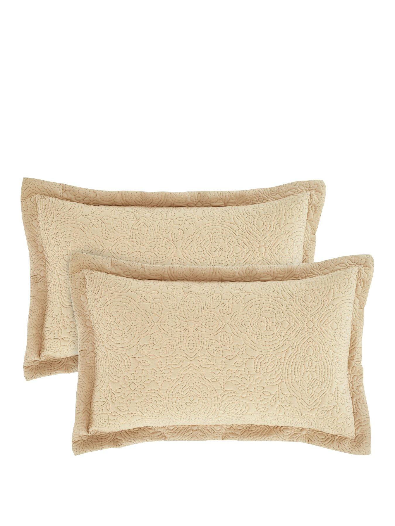 Image 2 of 3 of Pineapple Elephant Casablanca Pinsonic Pillowsham Pair