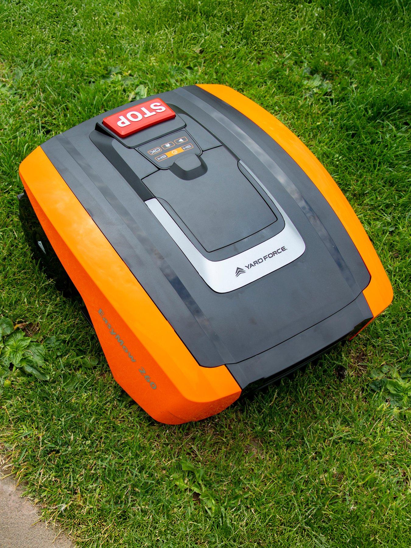 Image 3 of 6 of Yard Force Robotic Lawnmower with app control via Bluetooth, for lawns up to 260m&sup2; - EasyMow 260B