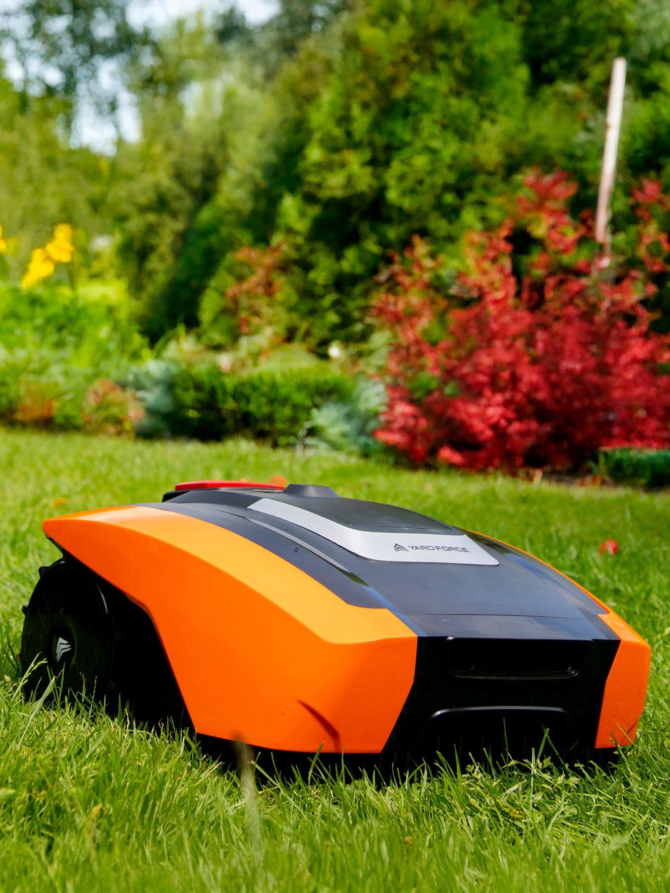 Image 4 of 6 of Yard Force Robotic Lawnmower with app control via Bluetooth, for lawns up to 260m&sup2; - EasyMow 260B