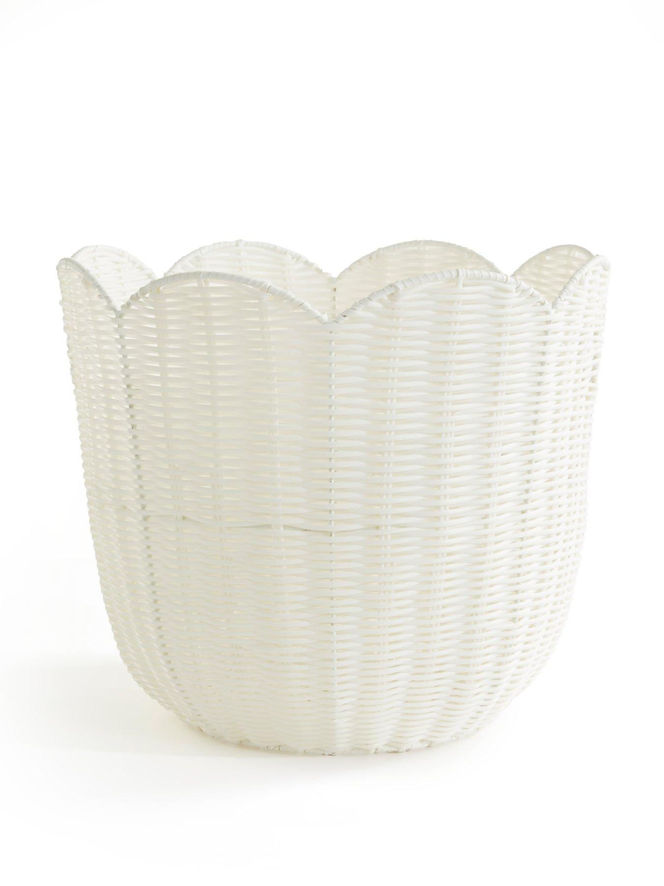 Image 3 of 6 of The Very Collection Scallop Round Basket 37cm