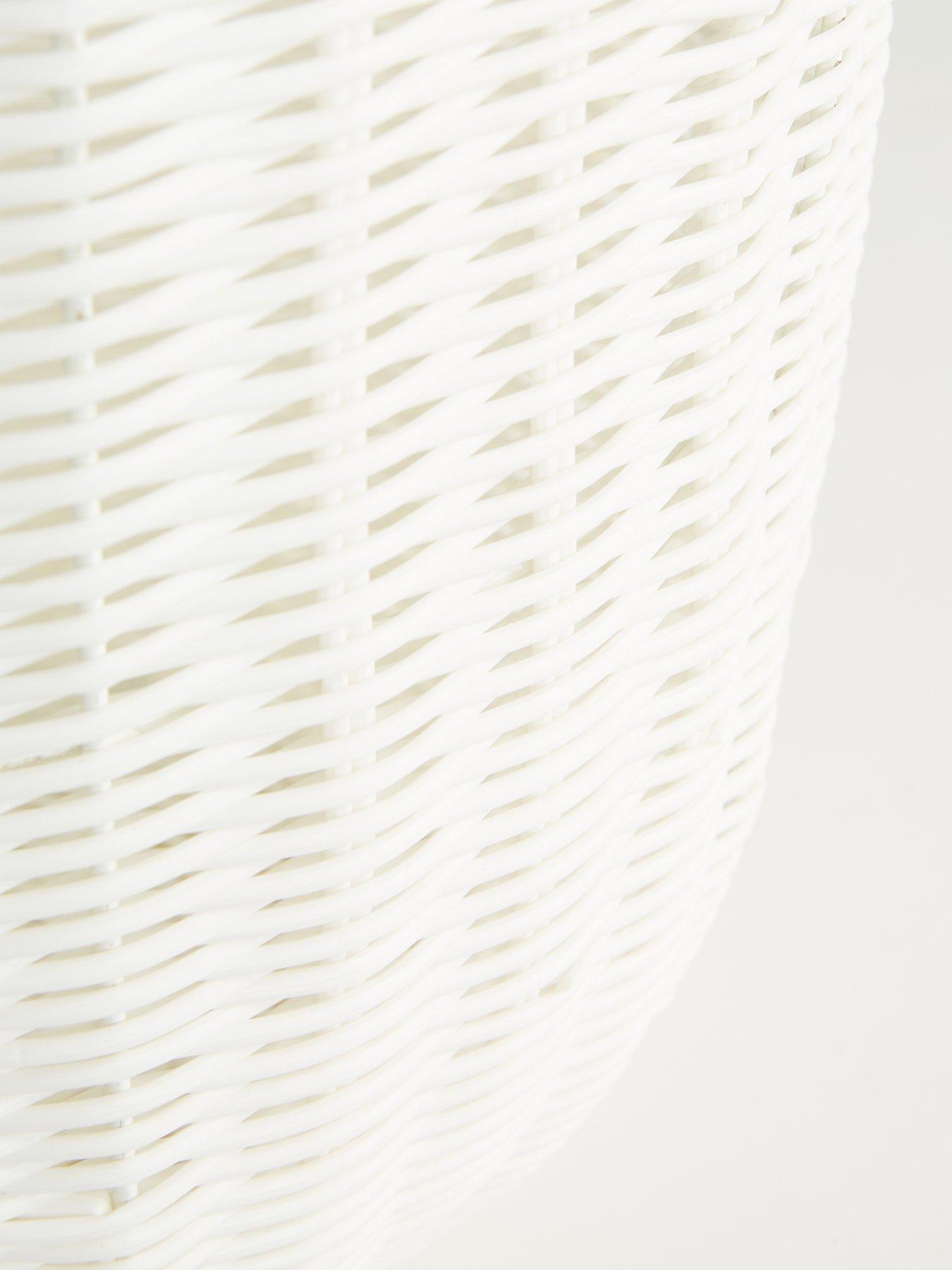 Image 6 of 6 of The Very Collection Scallop Round Basket 37cm