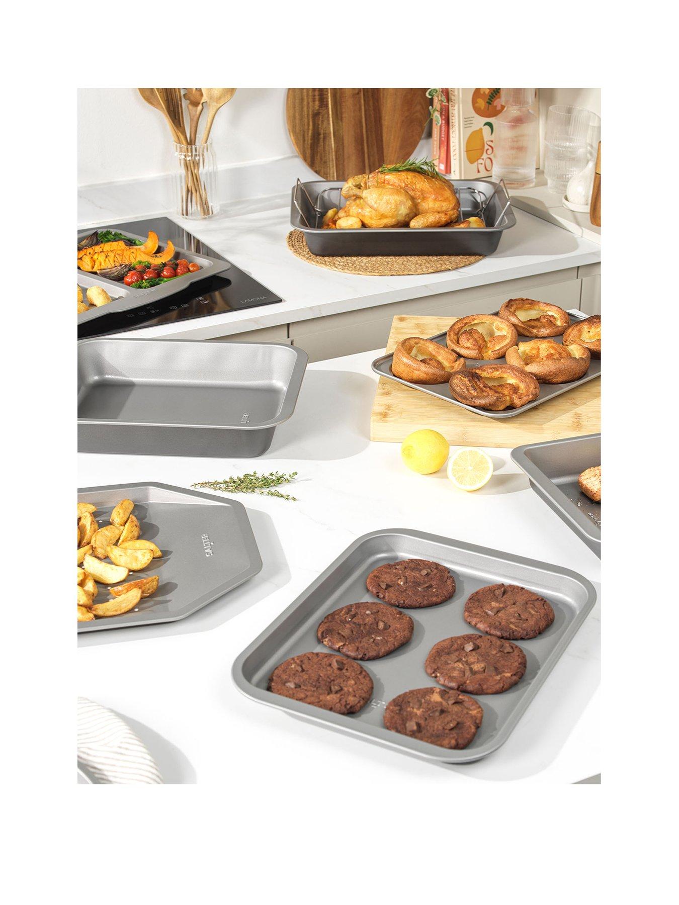 Salter Roaster  &  Baking Tray Set