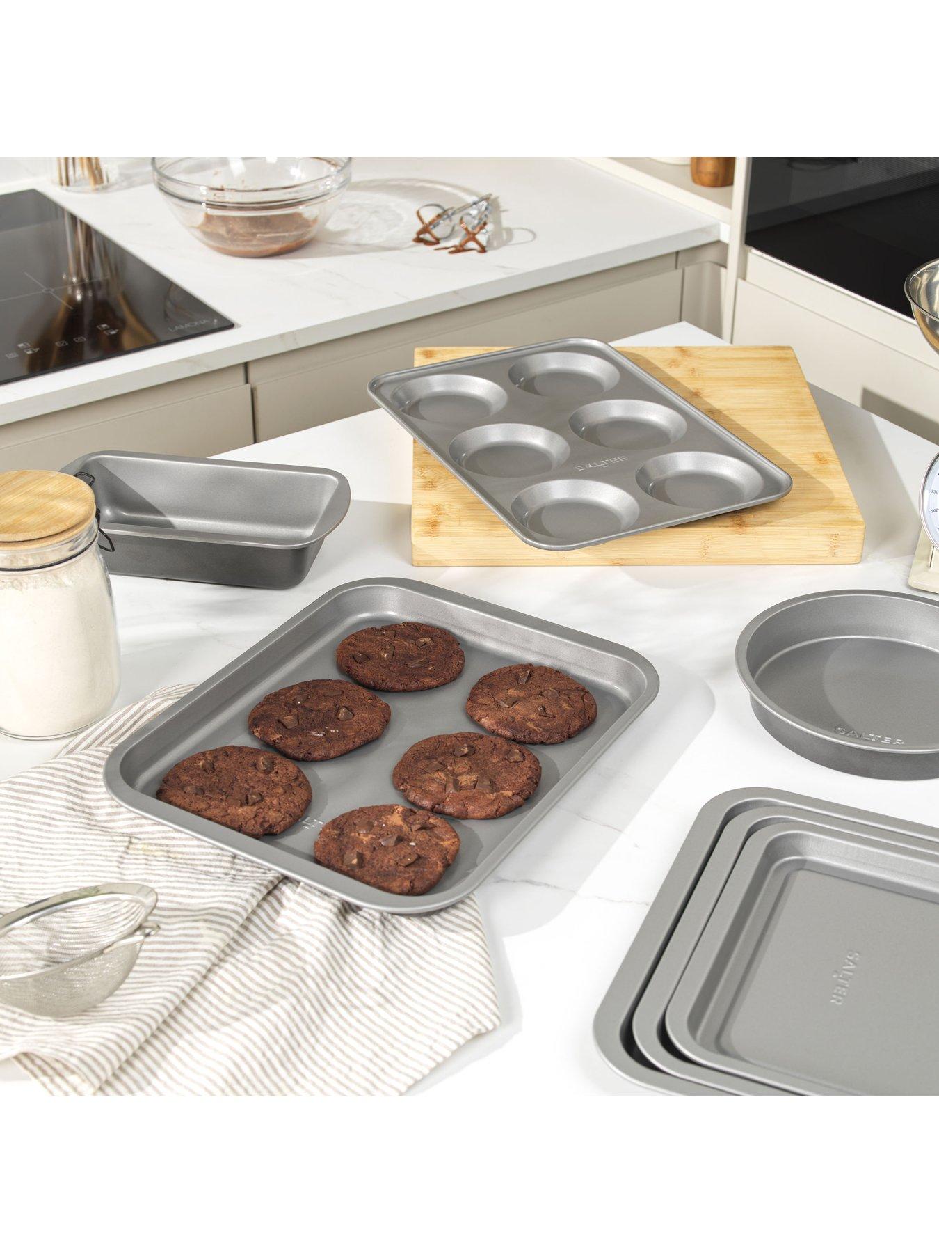 Image 5 of 7 of Salter Essentials 3-Piece Stackable Baking Tray Set