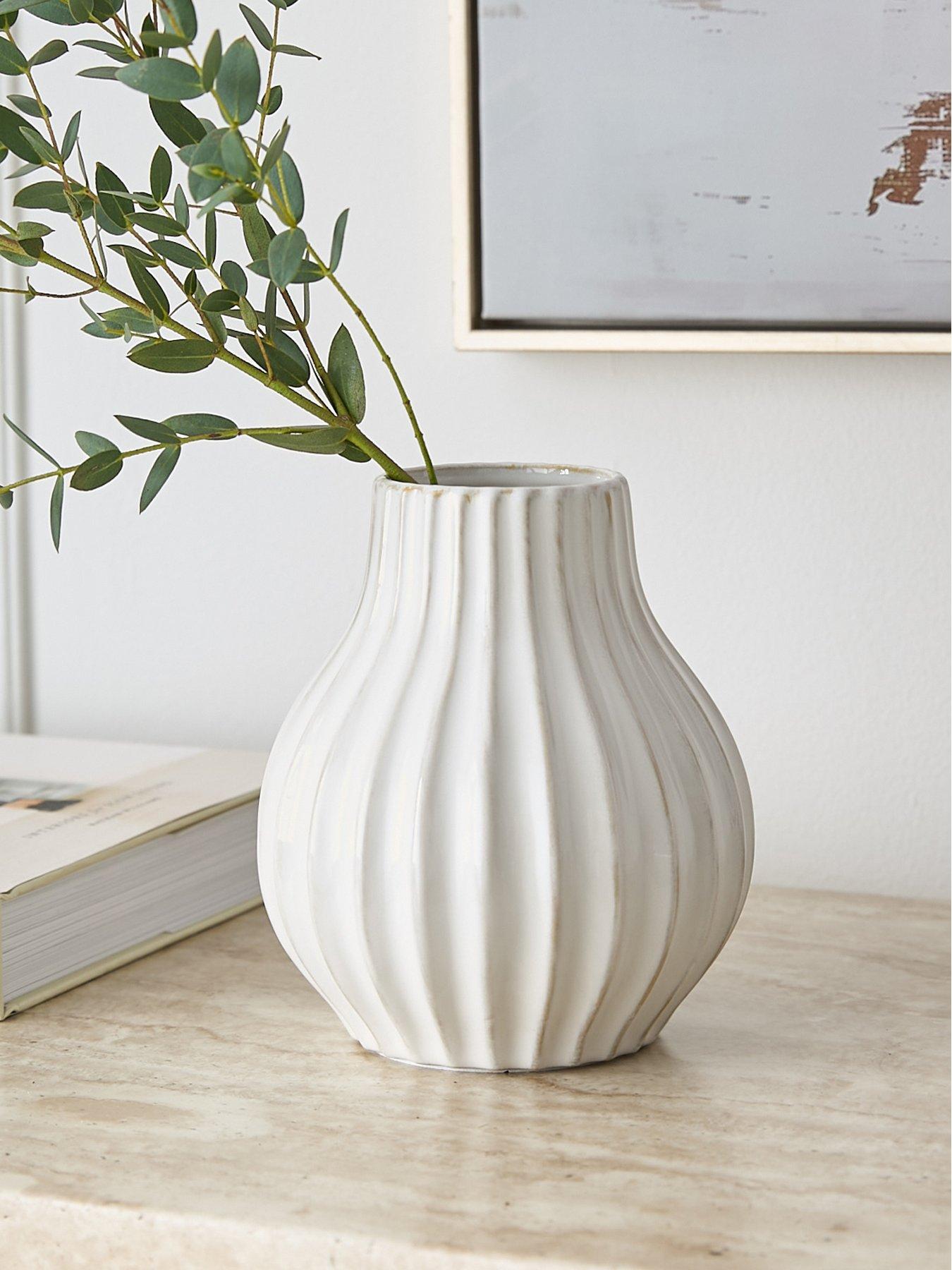 The Very Collection Ribbed Vase 15cm | Very