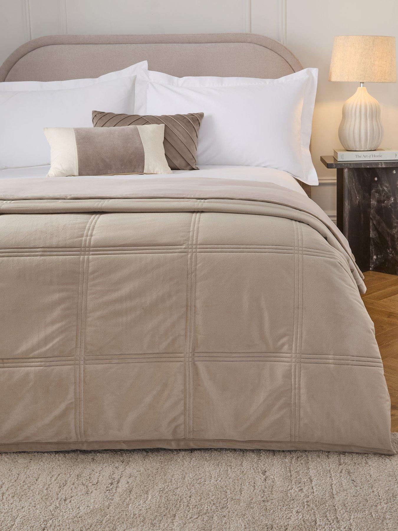undefined Luxe Velvet Bedspread 165x240cm