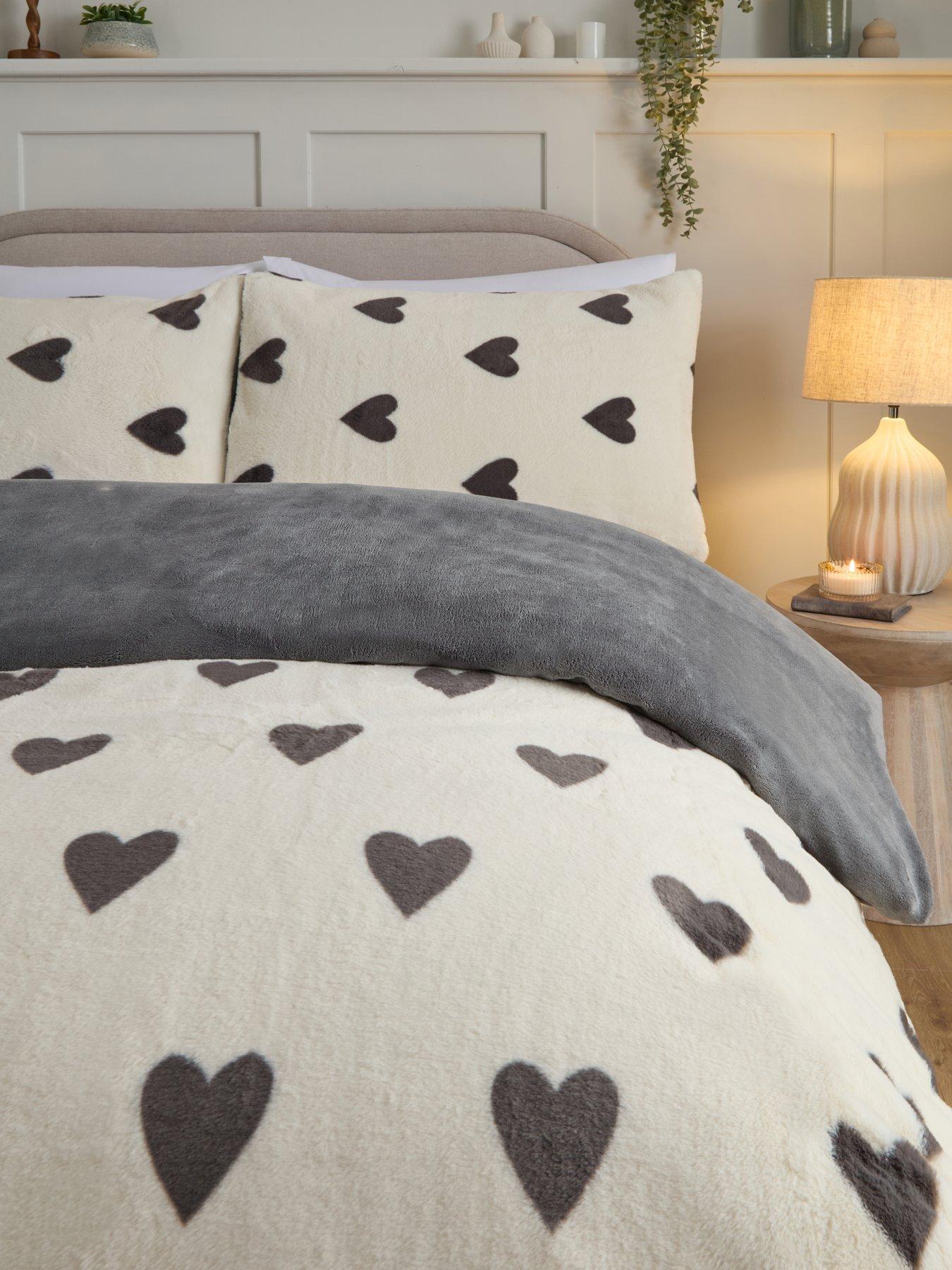 Image 3 of 5 of The Very Collection Faux Fur Heart Print Duvet Cover&nbsp;Set