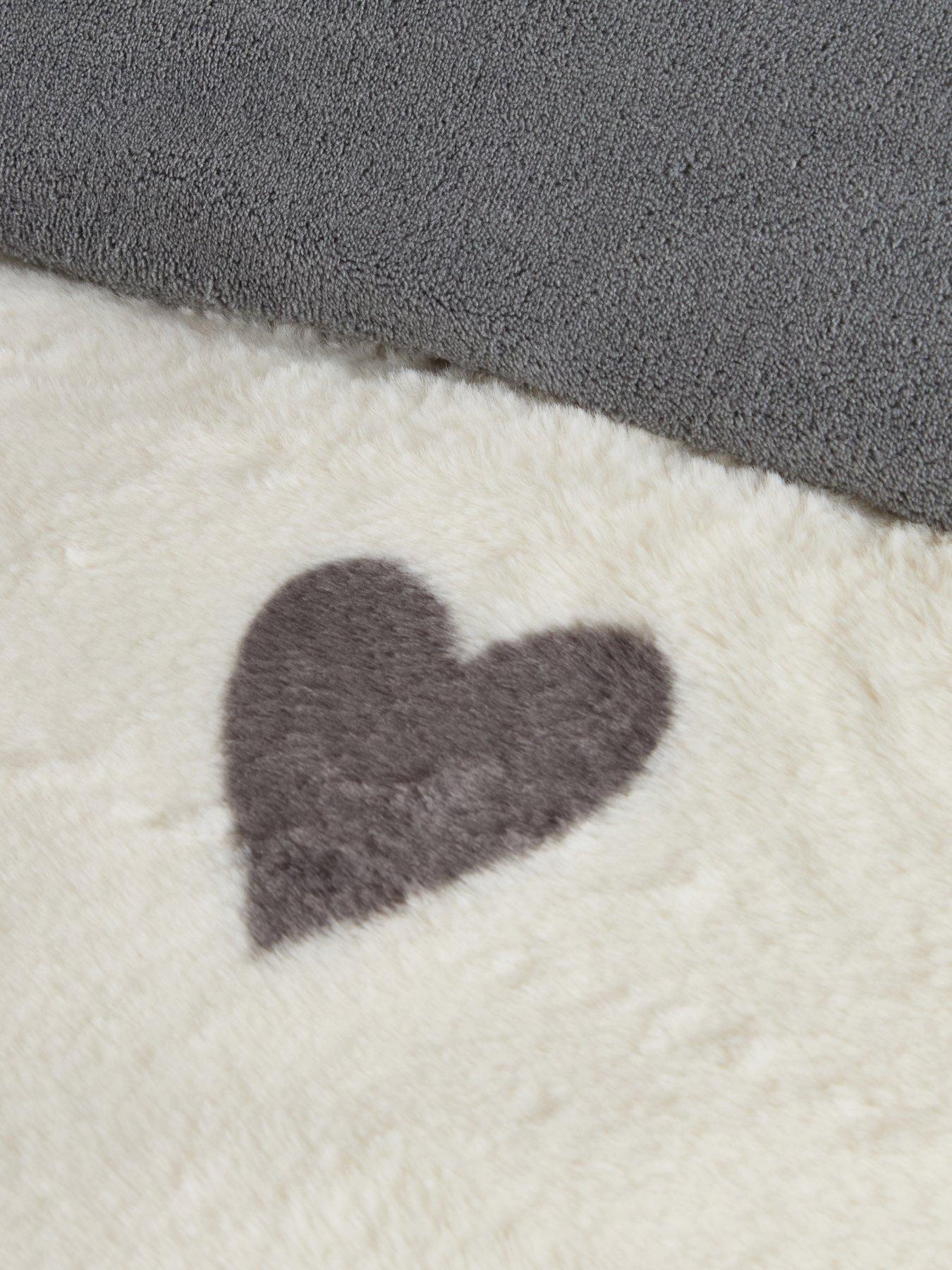Image 4 of 5 of The Very Collection Faux Fur Heart Print Duvet Cover&nbsp;Set