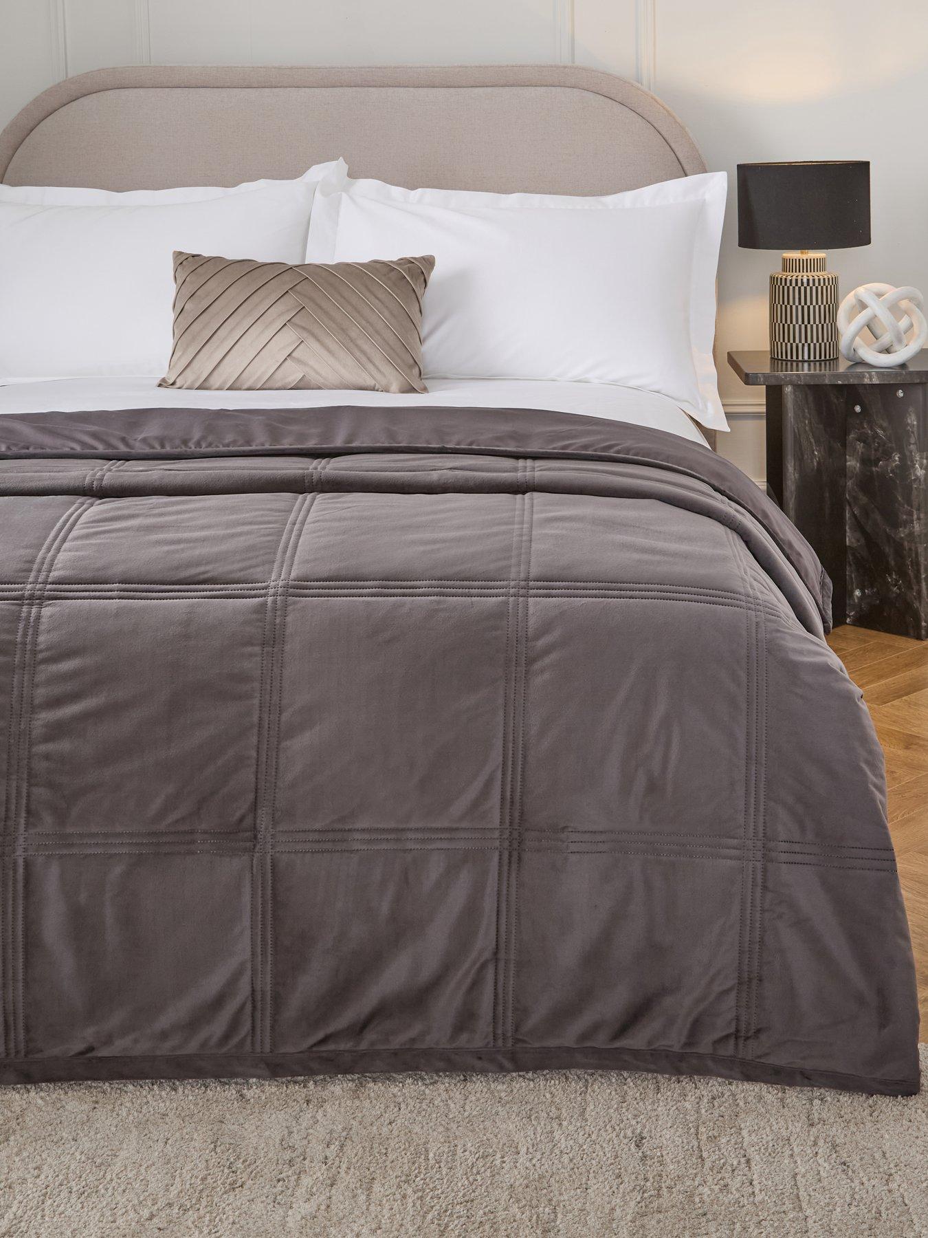 The Very Collection Luxe Velvet Bedspread 165 x 240 cm - Charcoal