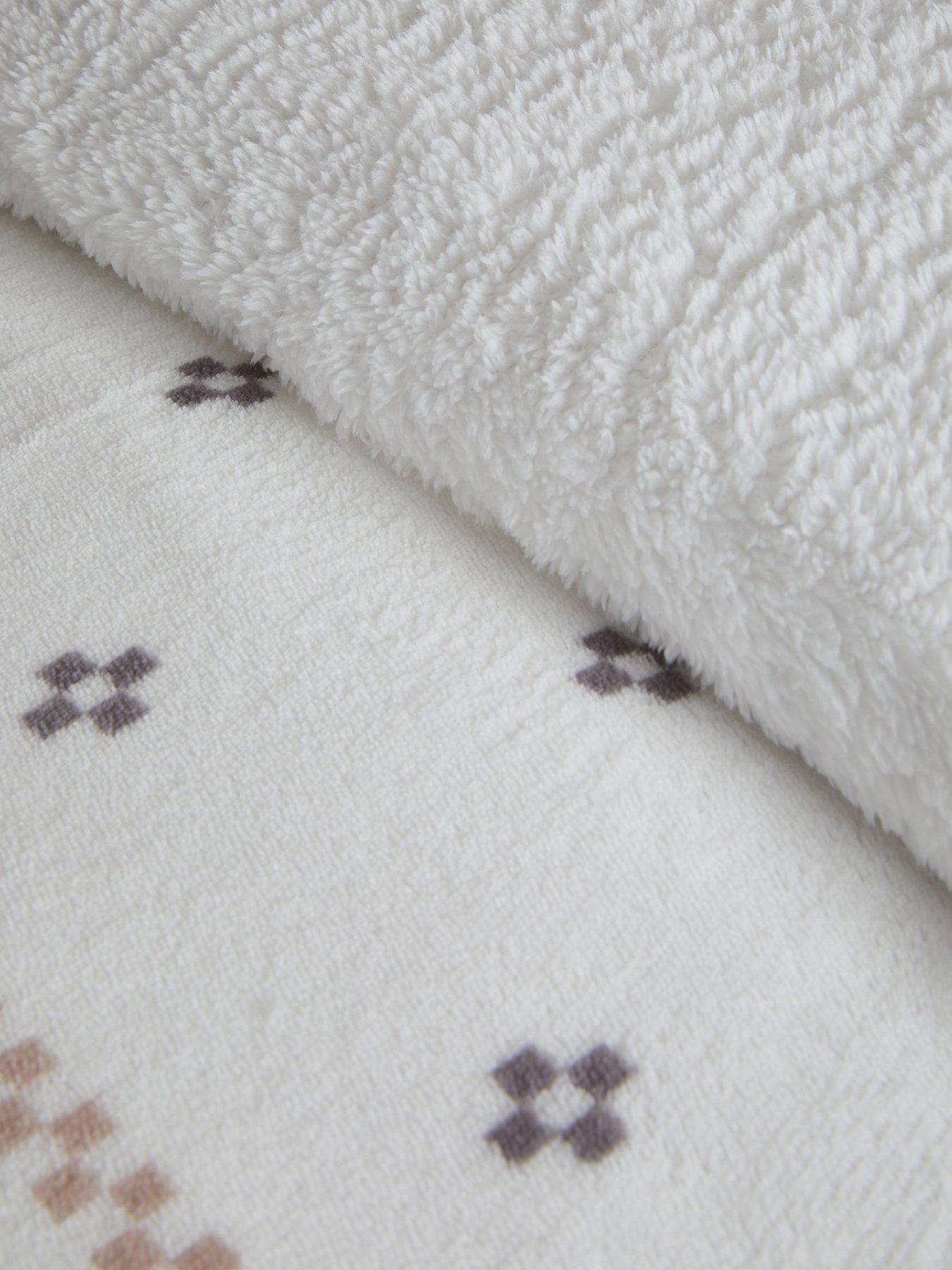 Image 5 of 5 of The Very Collection Fairisle Printed Fleece Duvet Cover&nbsp;Set