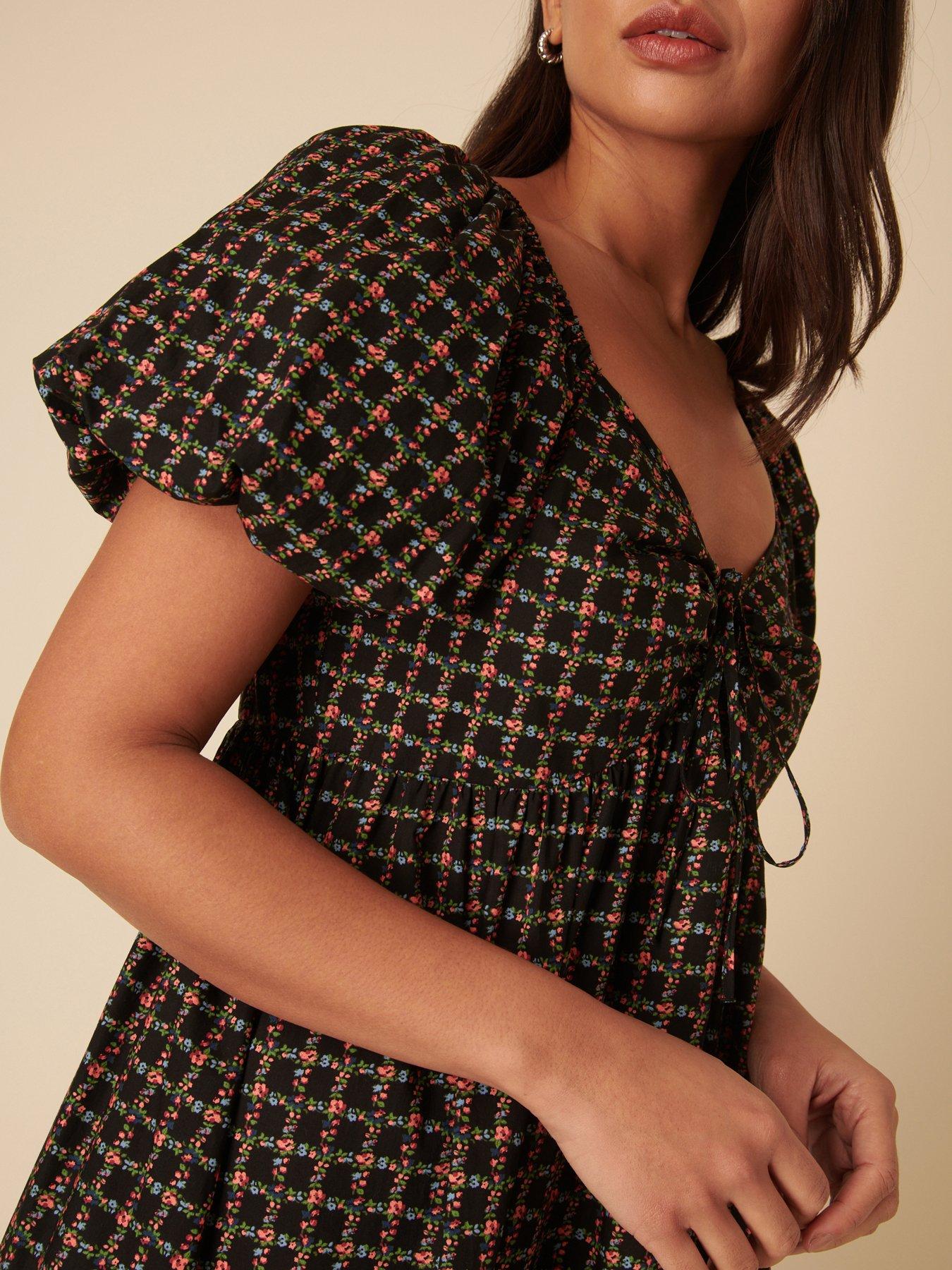 Image 4 of 4 of Nobodys Child Joanna Cherie Ditsy Midi Dress - Black