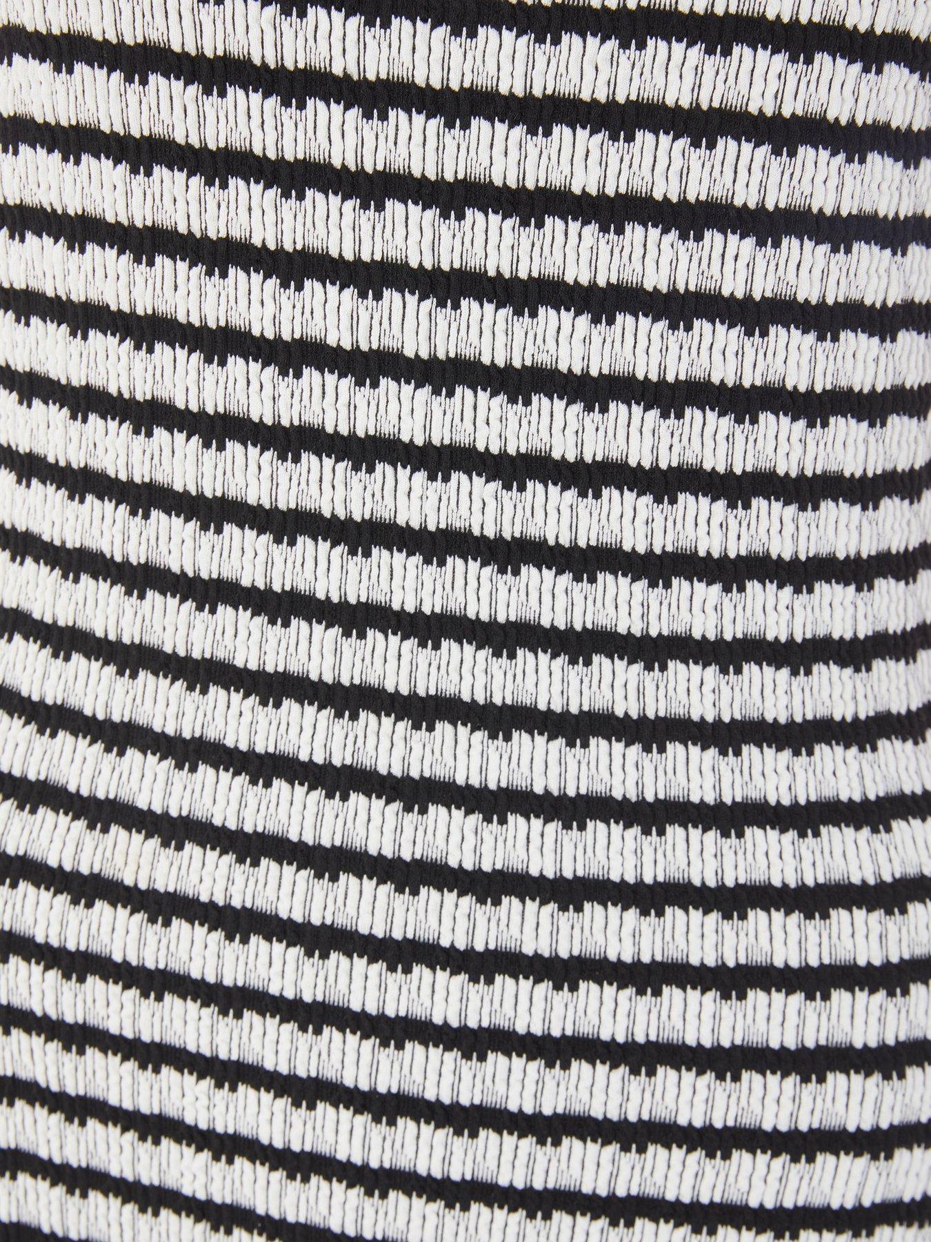 Image 6 of 6 of Quiz White Stripe Midaxi Dress