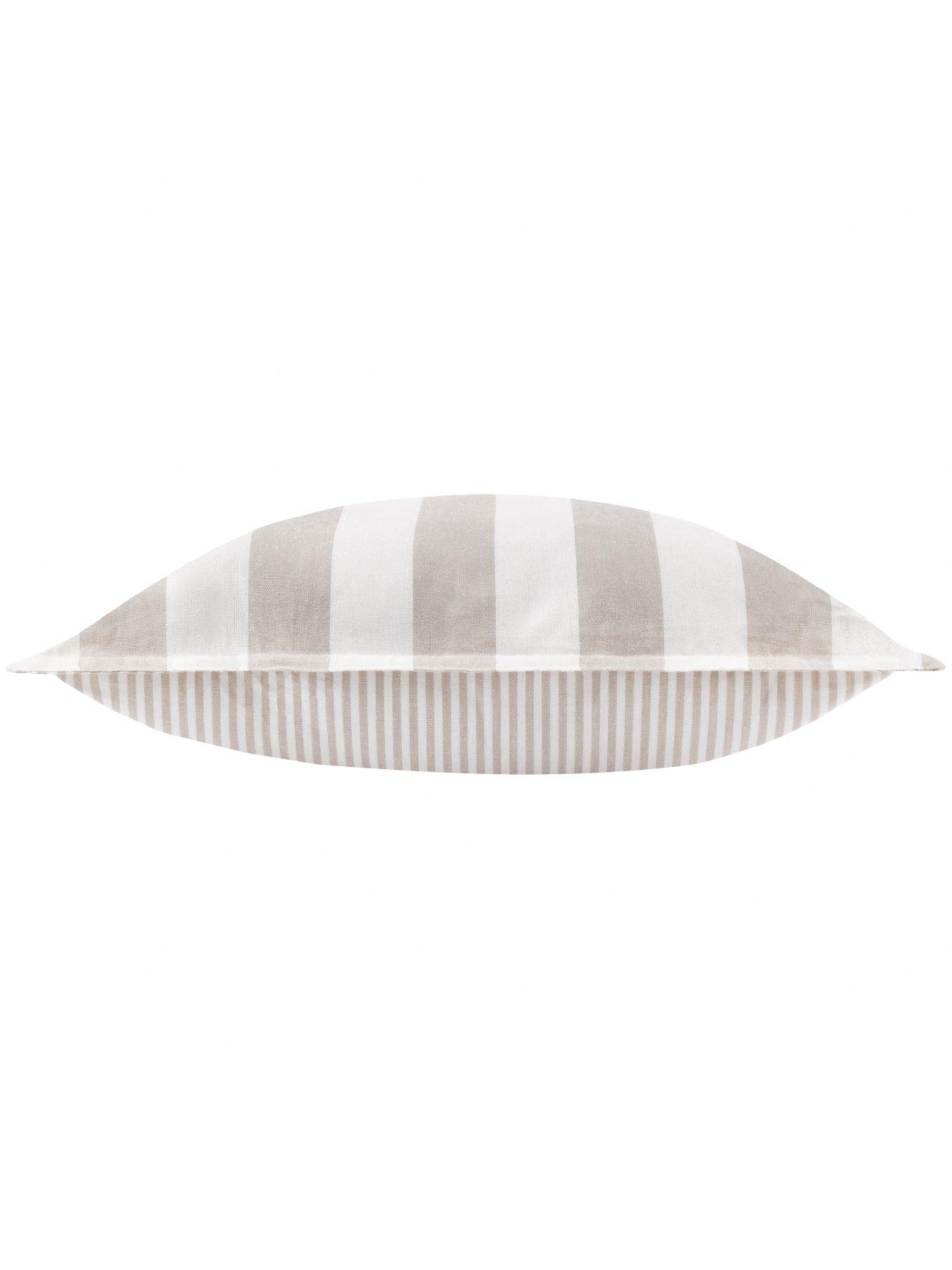 Image 4 of 5 of Yard Hayle Outdoor Cushion&nbsp;-&nbsp;50 x&nbsp;50&nbsp;cm