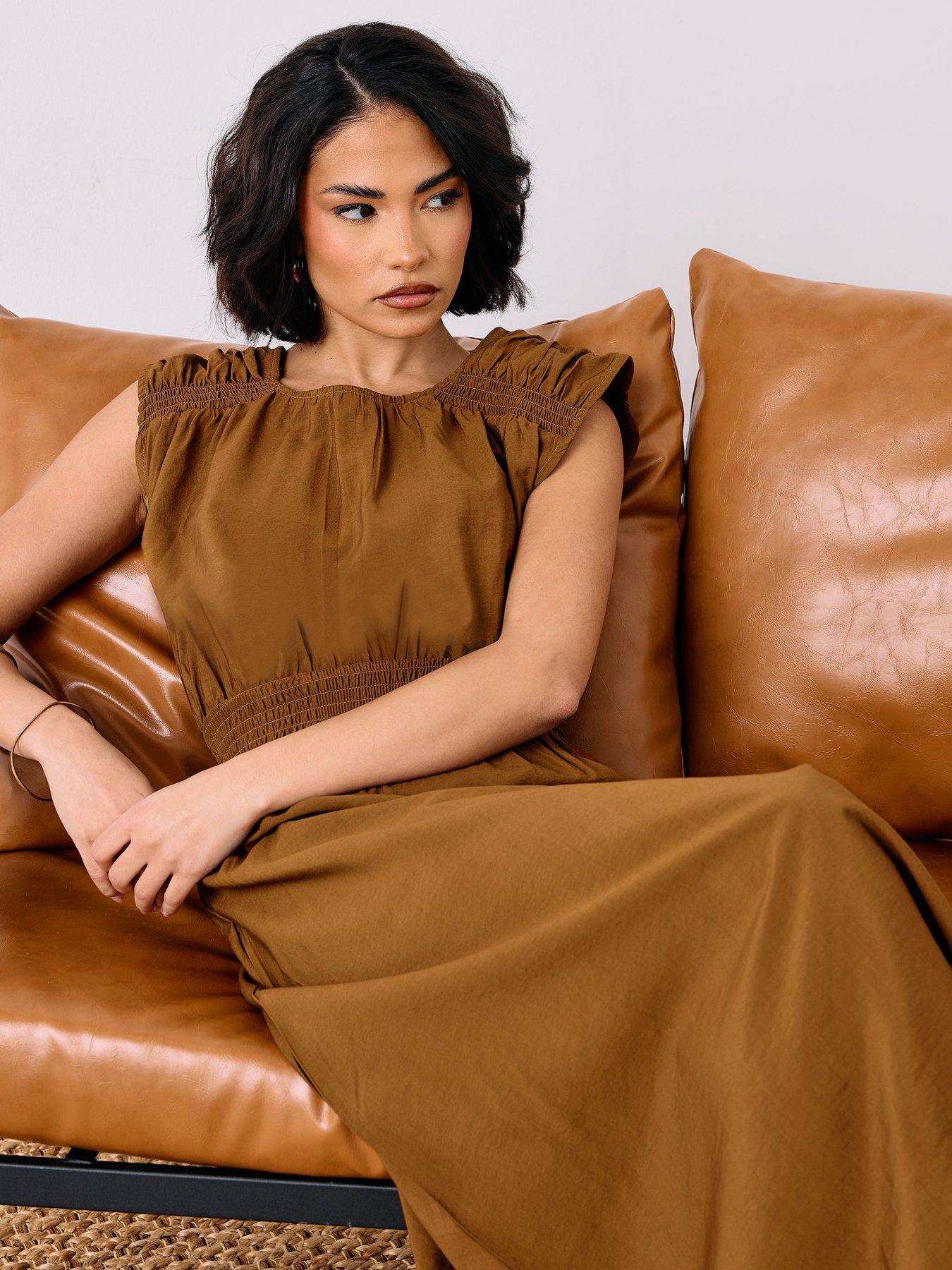 Image 4 of 4 of PixieGirl Petite Shirred Waist Midi Dress