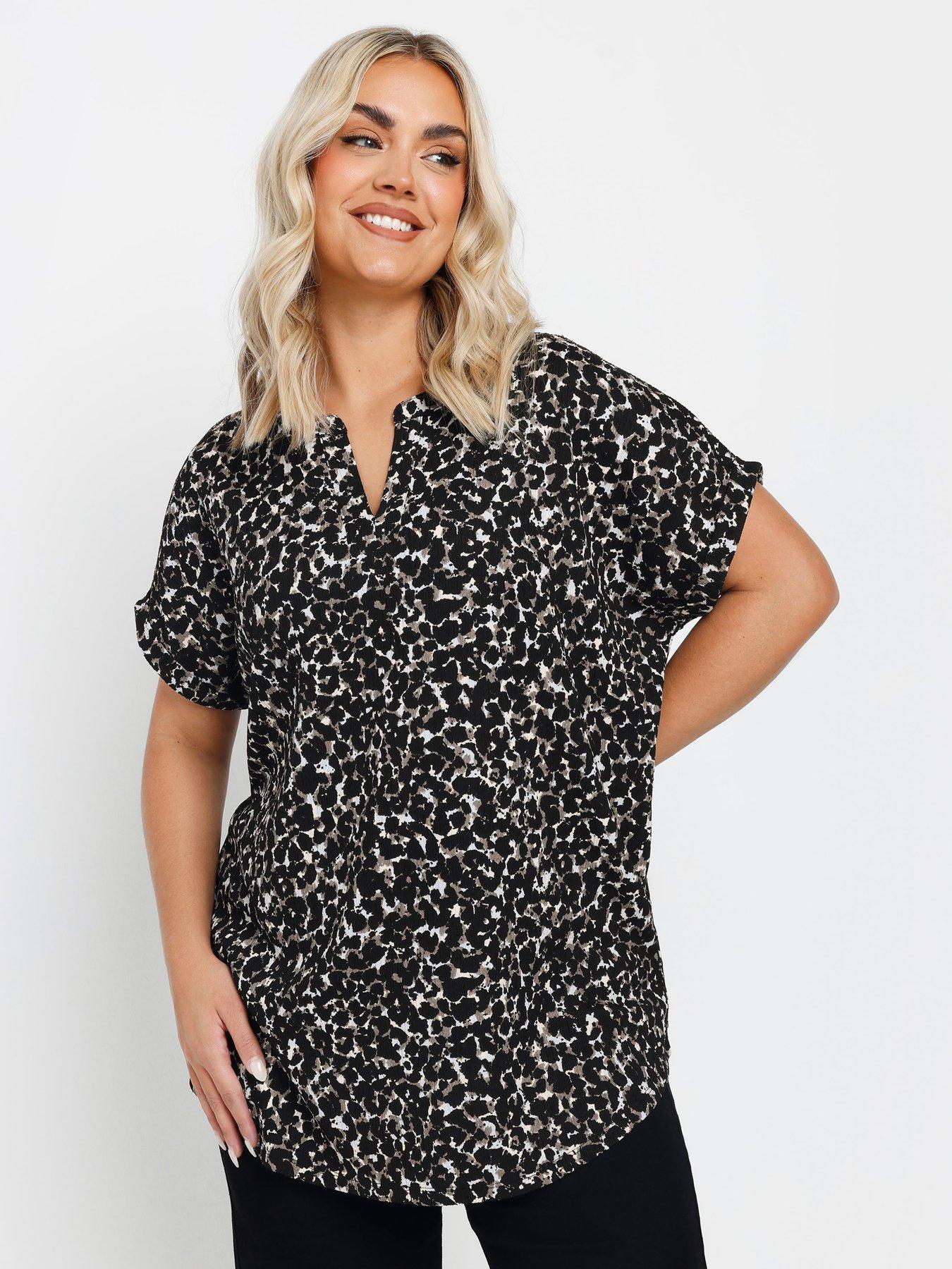 undefined Curve Notch Neck Textured T-Shirt - Grey