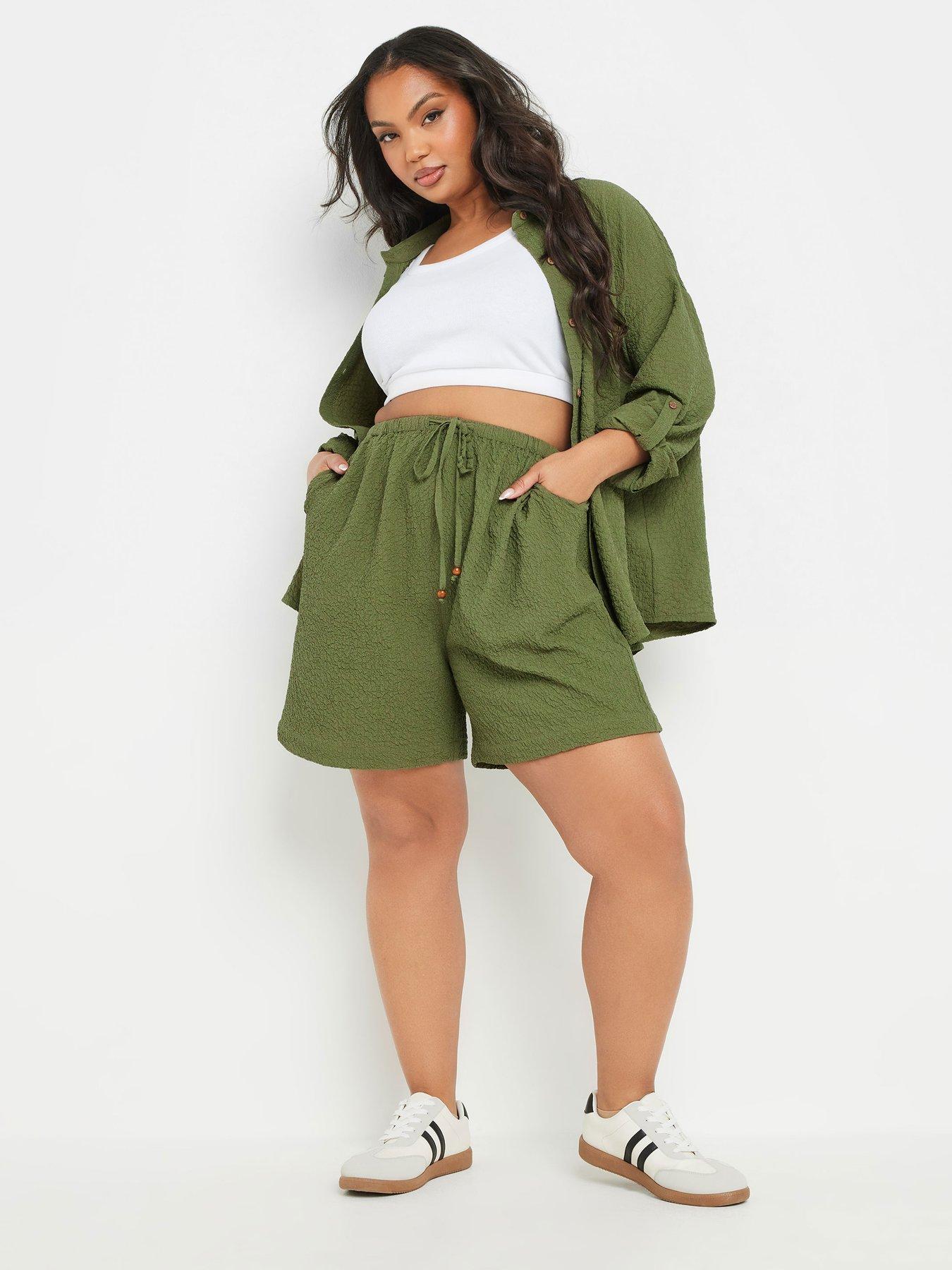 Image 3 of 4 of Yours Curve Textured Short Co-Ord - Green