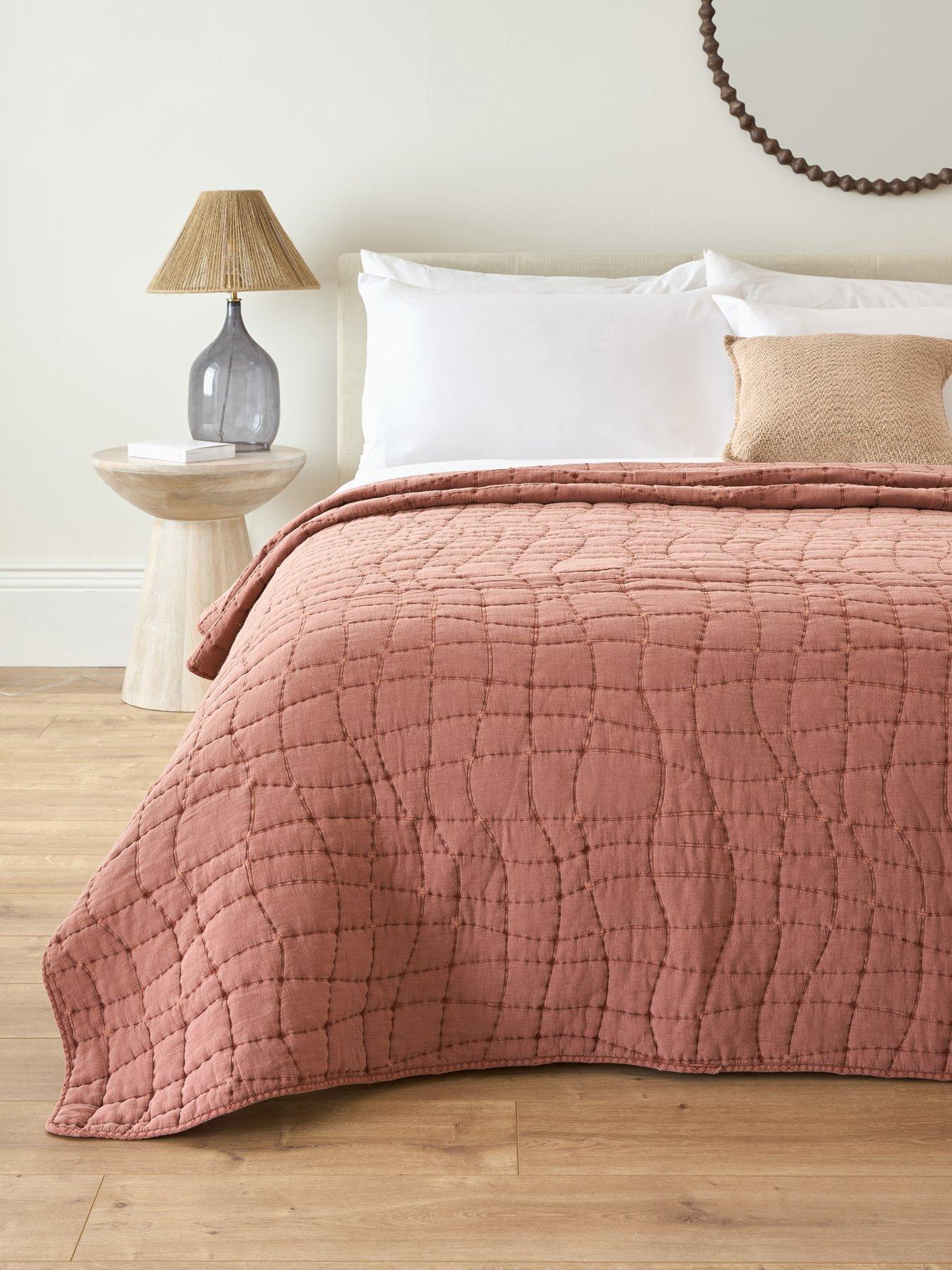 The Very Collection Retreat Cotton Quilted Bedspread - 165 x 240 cm - Pink