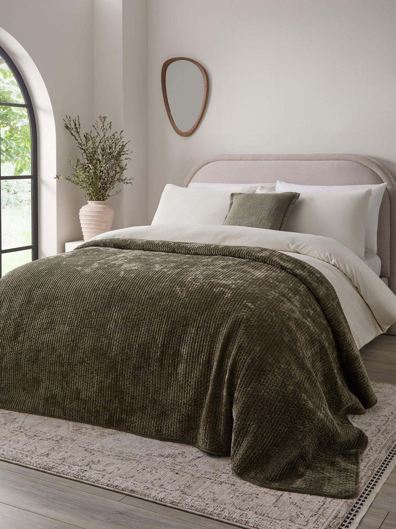 Michelle Keegan Home Mk Velvet Stripe Bedspread 165x240