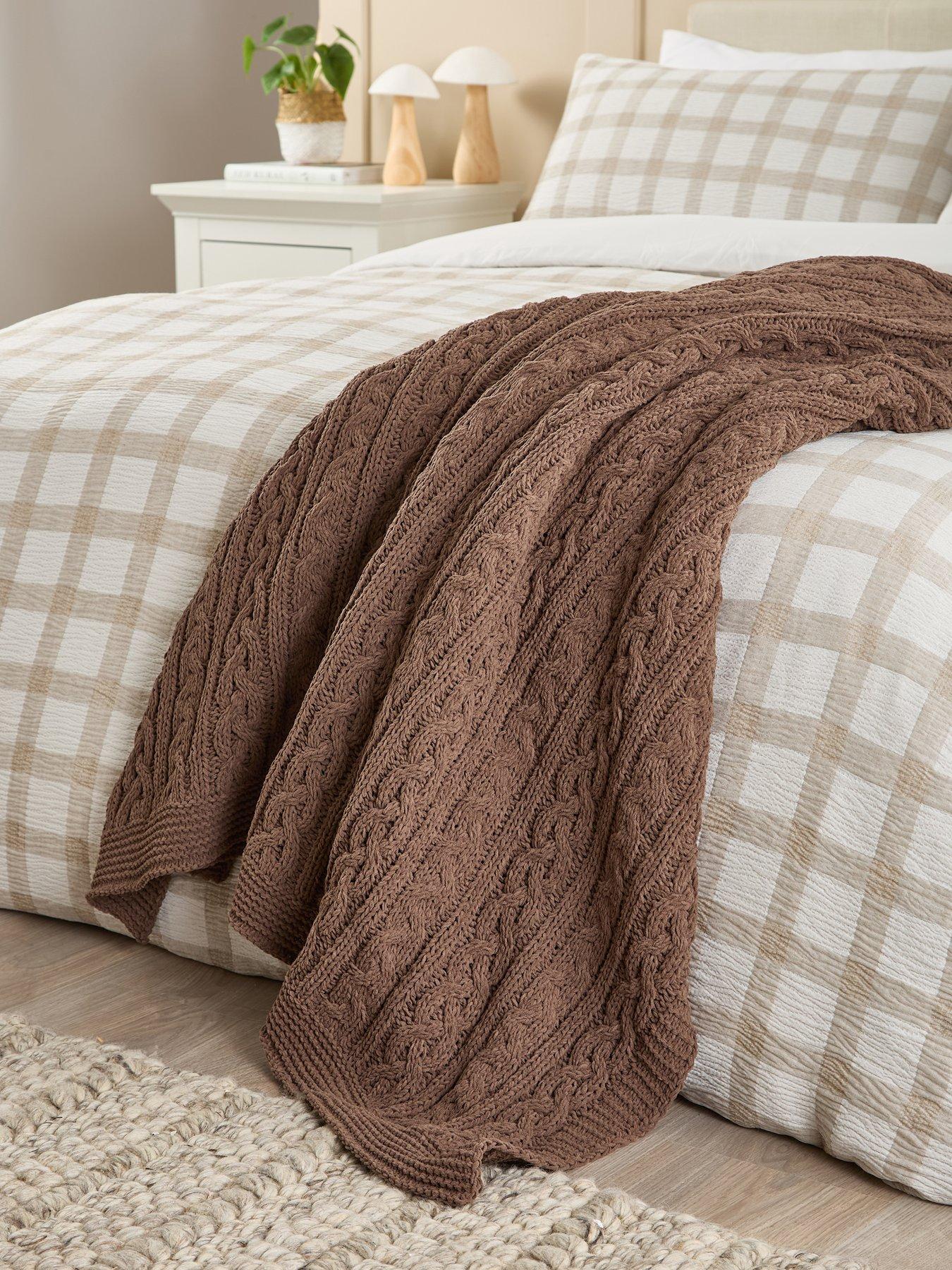 Image 1 of 3 of The Very Collection Chenille Cable Knit Blanket 150&nbsp;x 240 cm - Taupe