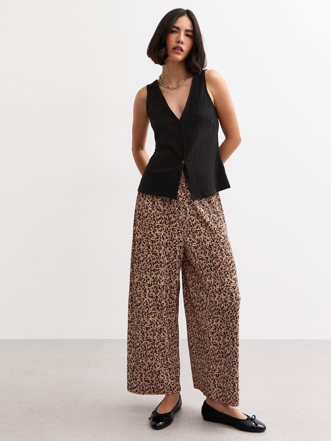 undefined Leopard Print Plisse Pleat Crop Trousers - Brown