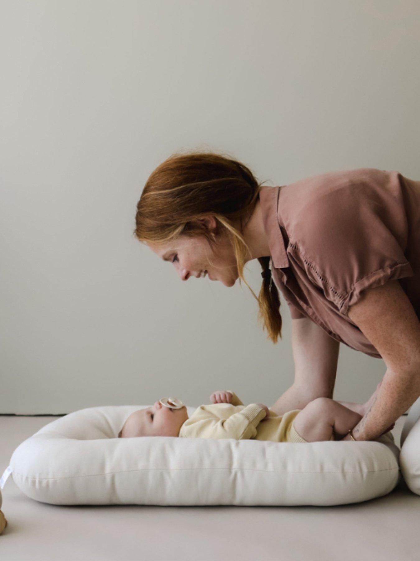 Snuggle Me Newborn Baby Lounger - Natural