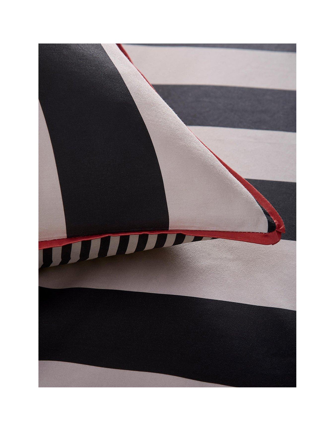 Image 2 of 4 of Laurence Llewelyn-Bowen Festivo 100% Cotton Circus Stripe Duvet Set
