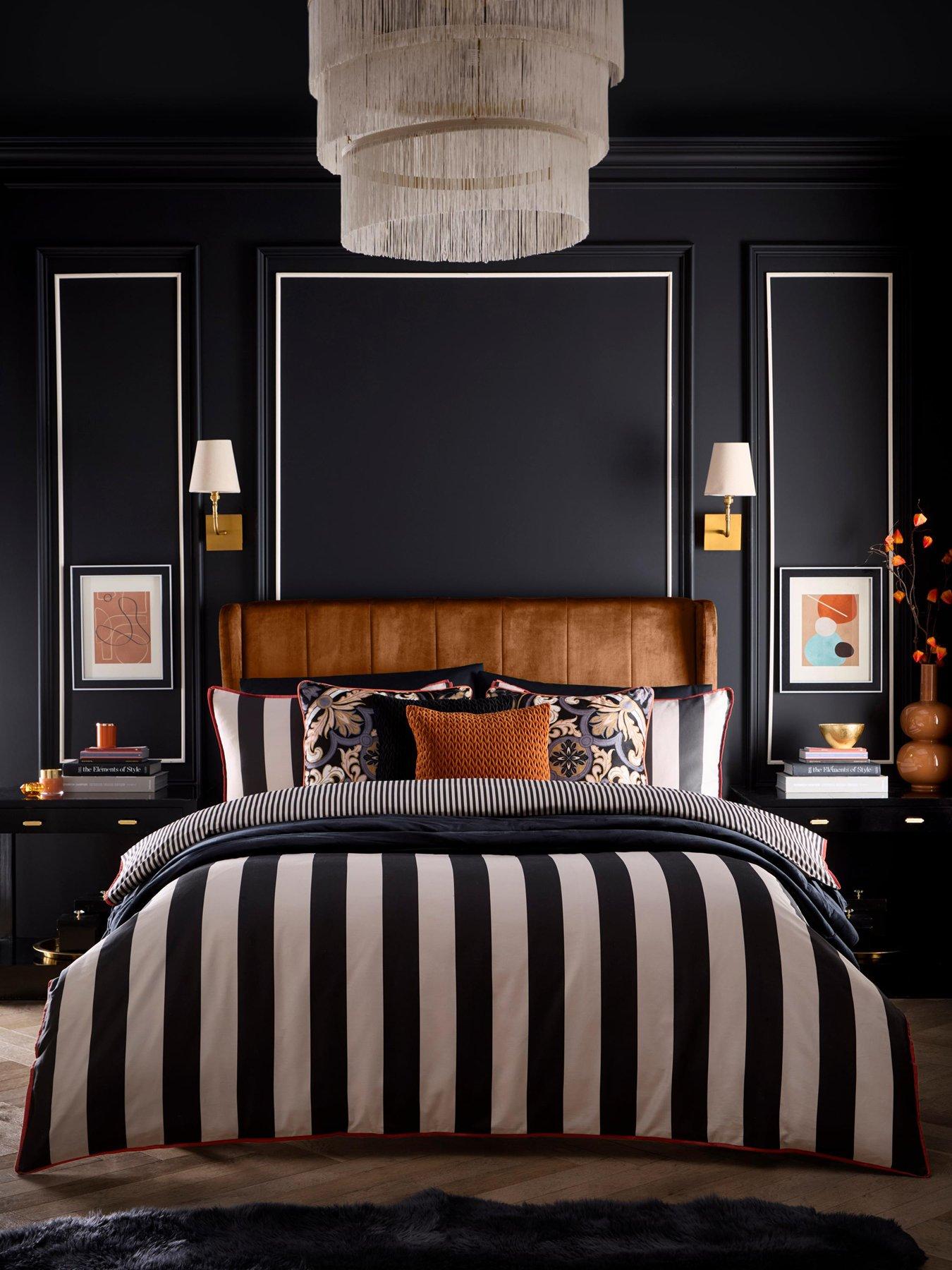 Image 4 of 4 of Laurence Llewelyn-Bowen Festivo 100% Cotton Circus Stripe Duvet Set