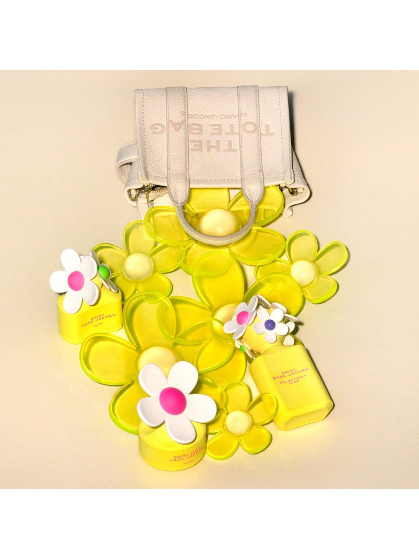 Image 5 of 7 of MARC JACOBS Daisy Love Glow Limited Edition EDT for Women -&nbsp;50ml