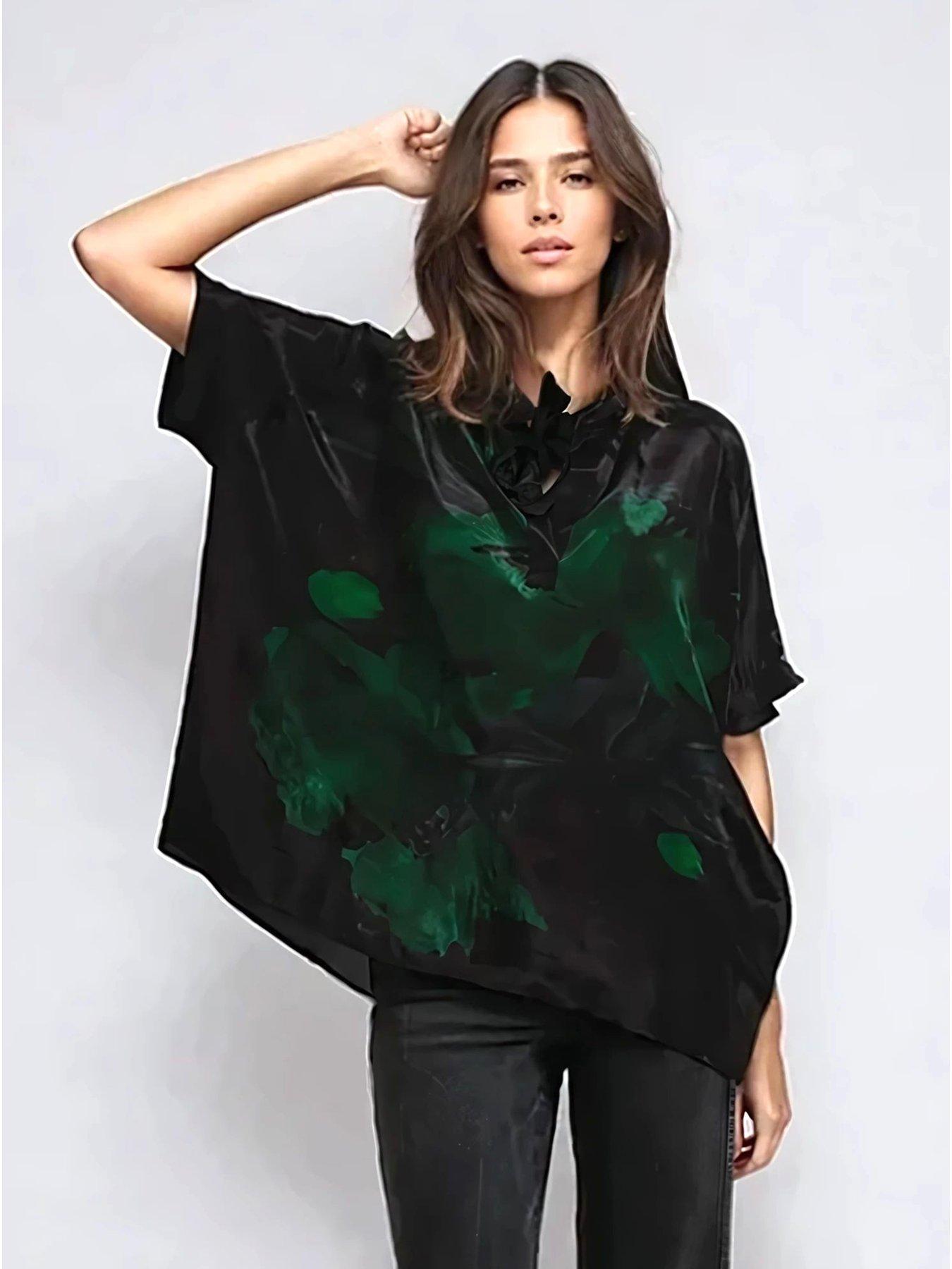 undefined Valeria Blouse With Tie Neck And Floral Placement Print