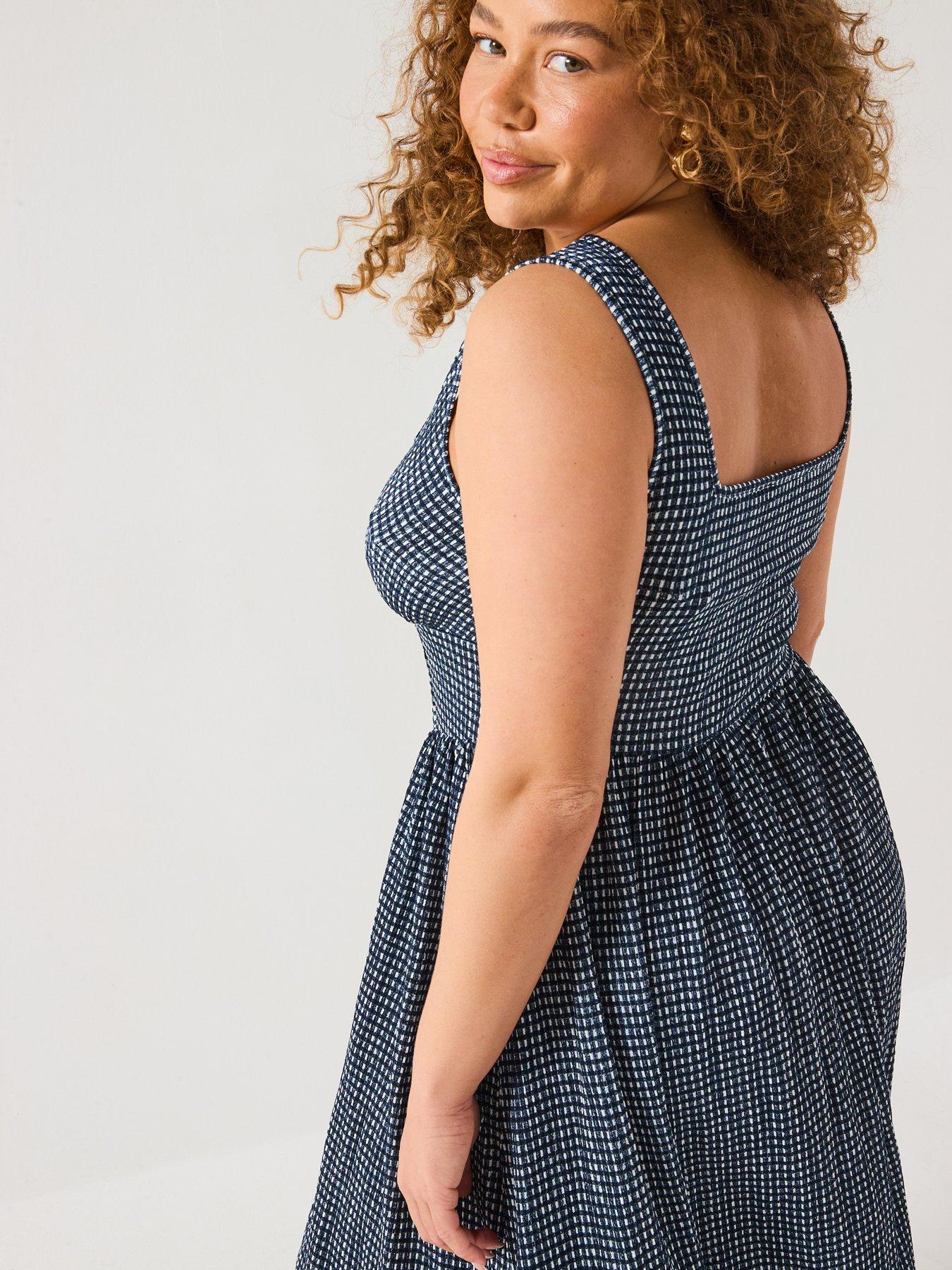 Image 5 of 6 of V by Very Curve Gingham Corset Detail Midaxi Dress