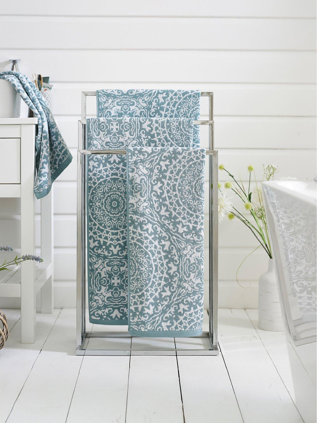undefined Lacy Connection Bath Towel 550gsm