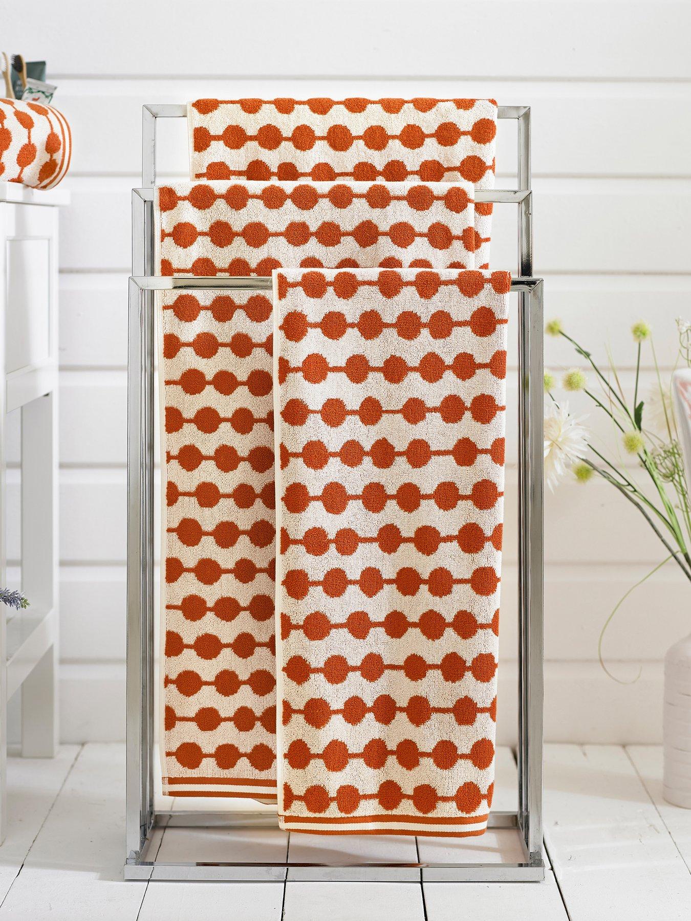 Image 1 of 2 of Deyongs Bobbles Bath Towel 550gsm