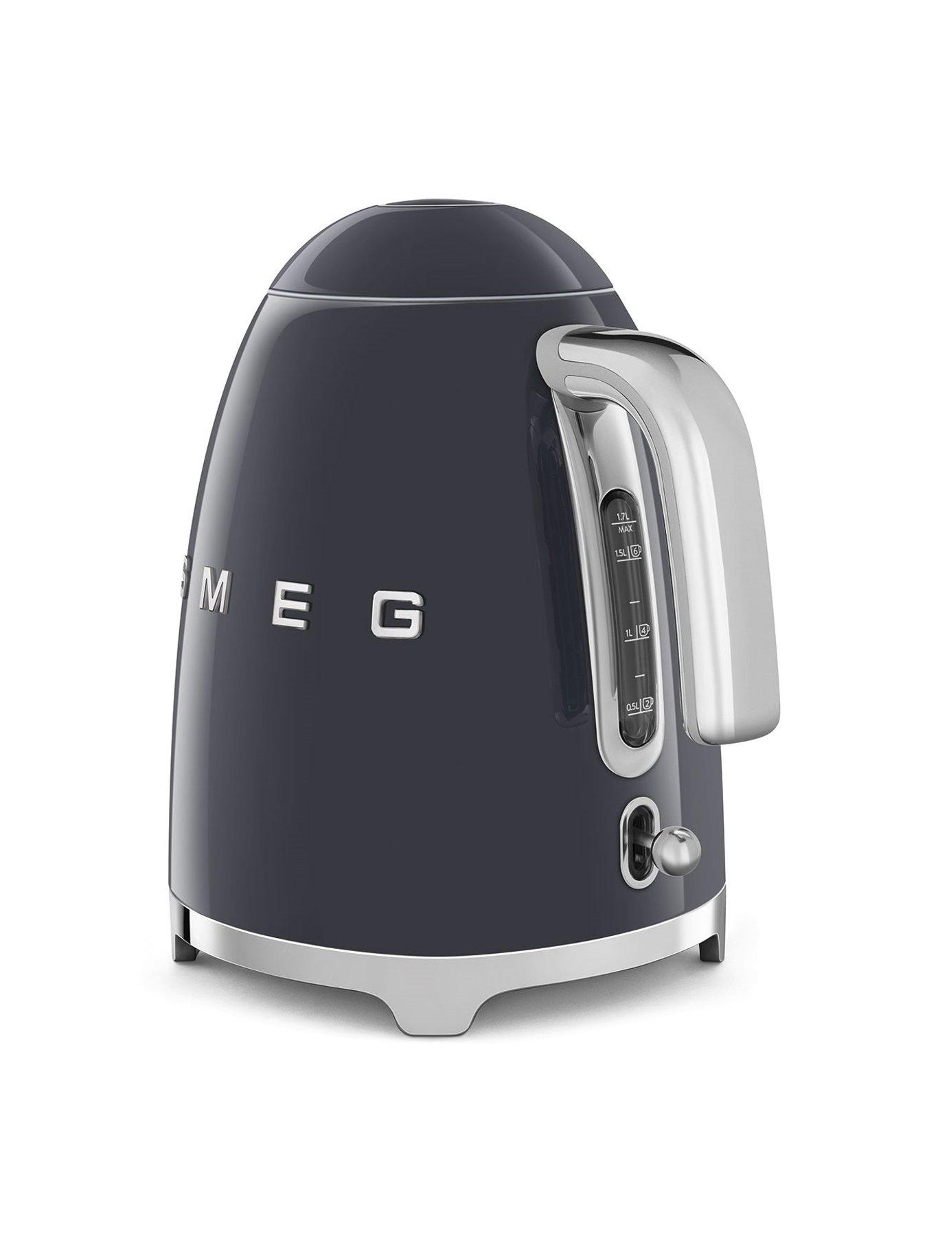 Image 4 of 6 of Smeg EEJB154 50s&nbsp;Retro Style Kettle and 2-Slice Toaster - Matte Black