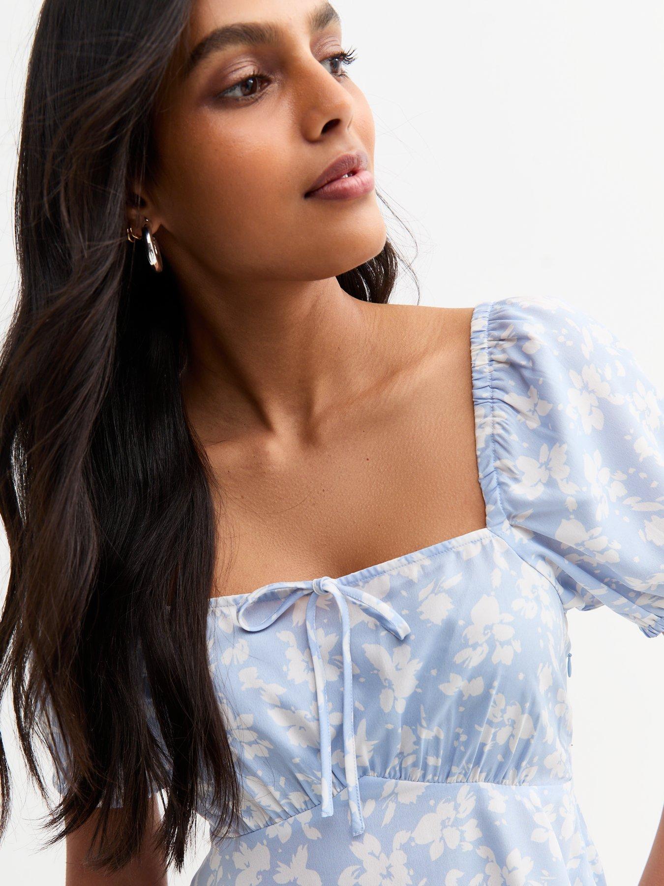 Image 4 of 4 of New Look Floral Print Peplum Top - Blue