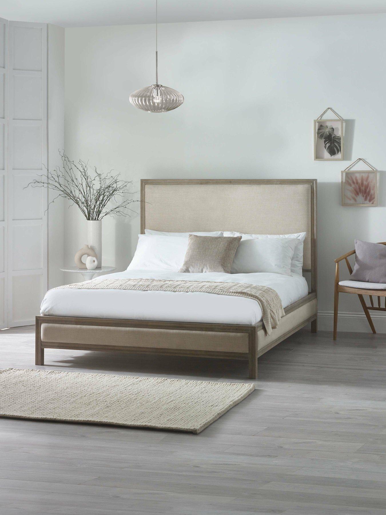 Julian Bowen Lucie Bed