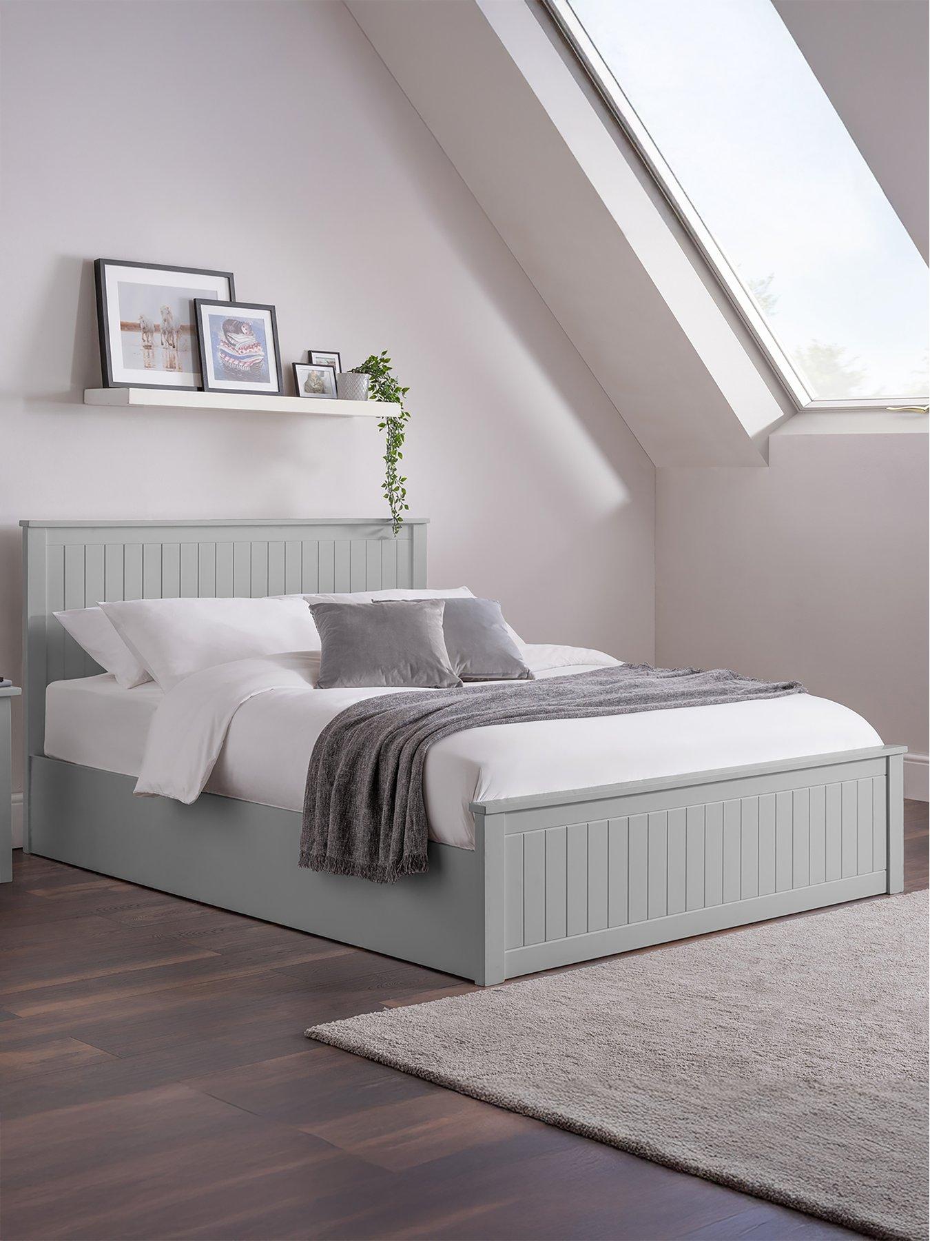 undefined Maine Ottoman Wooden Bed