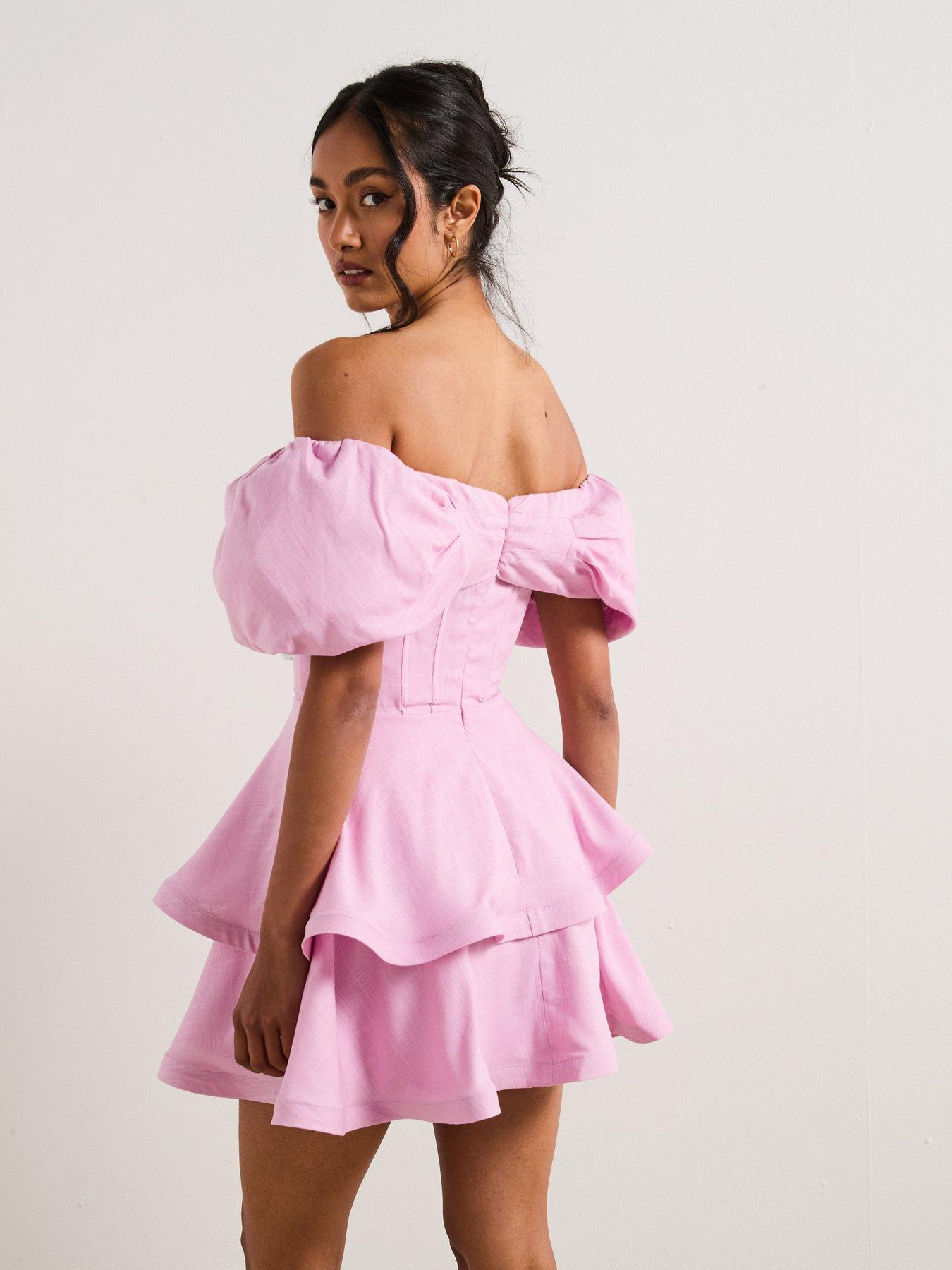 elliatt kara tiered maxi dress This is the dress you reach for in your wardrobe when you want something  simple but want to look good  The Elliatt Kara Tiered Maxi Dress is a  super soft and lightweight linen that is perfect for