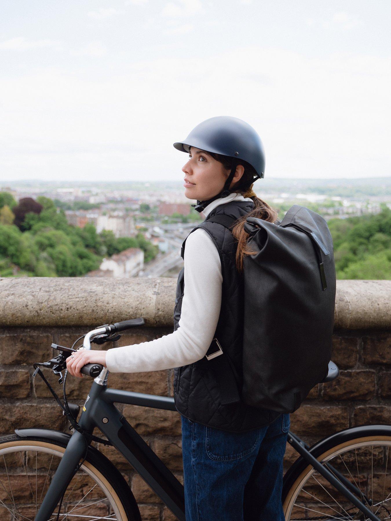 Image 6 of 6 of Dashel Cycle Helmet -&nbsp;Navy Blue
