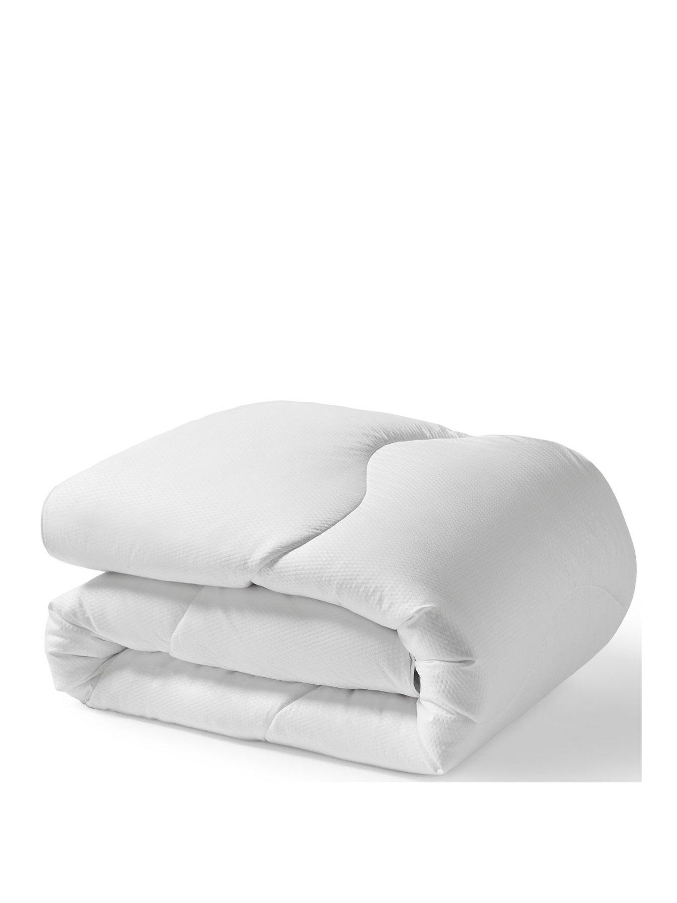 Image 2 of 4 of The Fine Bedding Company Breathe 13.5 Tog Duvet