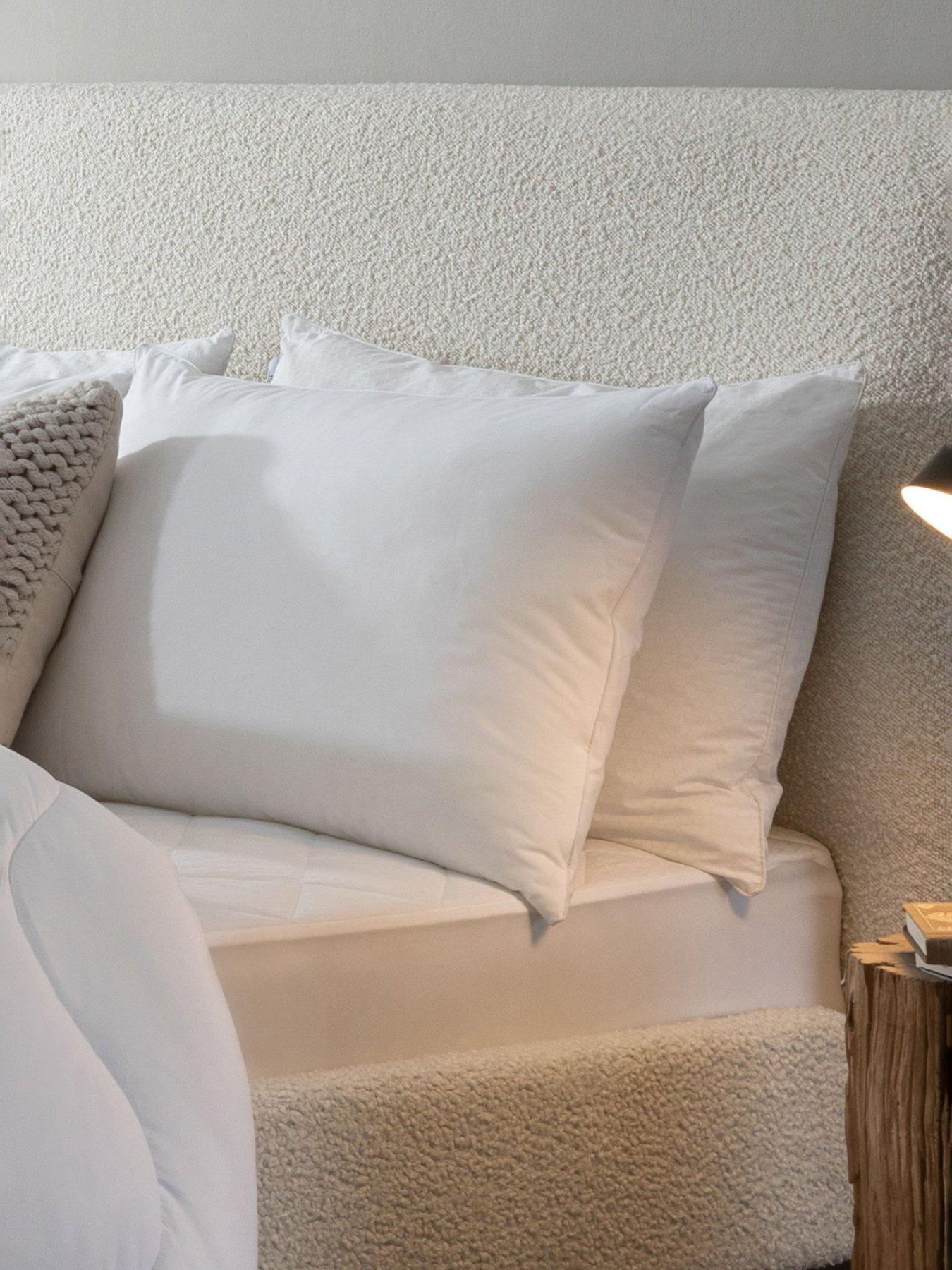 The Fine Bedding Company Spundown, Hypoallergenic Medium Support Pillow