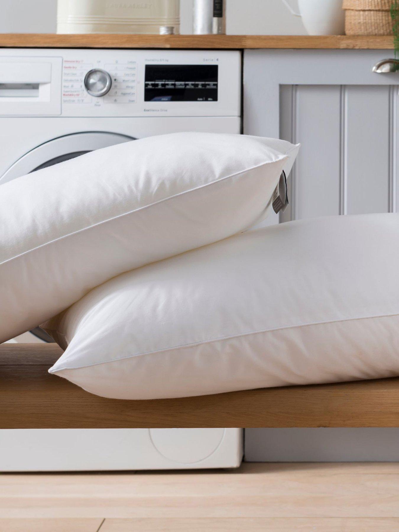 The Fine Bedding Company Spundown, Hypoallergenic Medium Support Pillow, 2 Pack