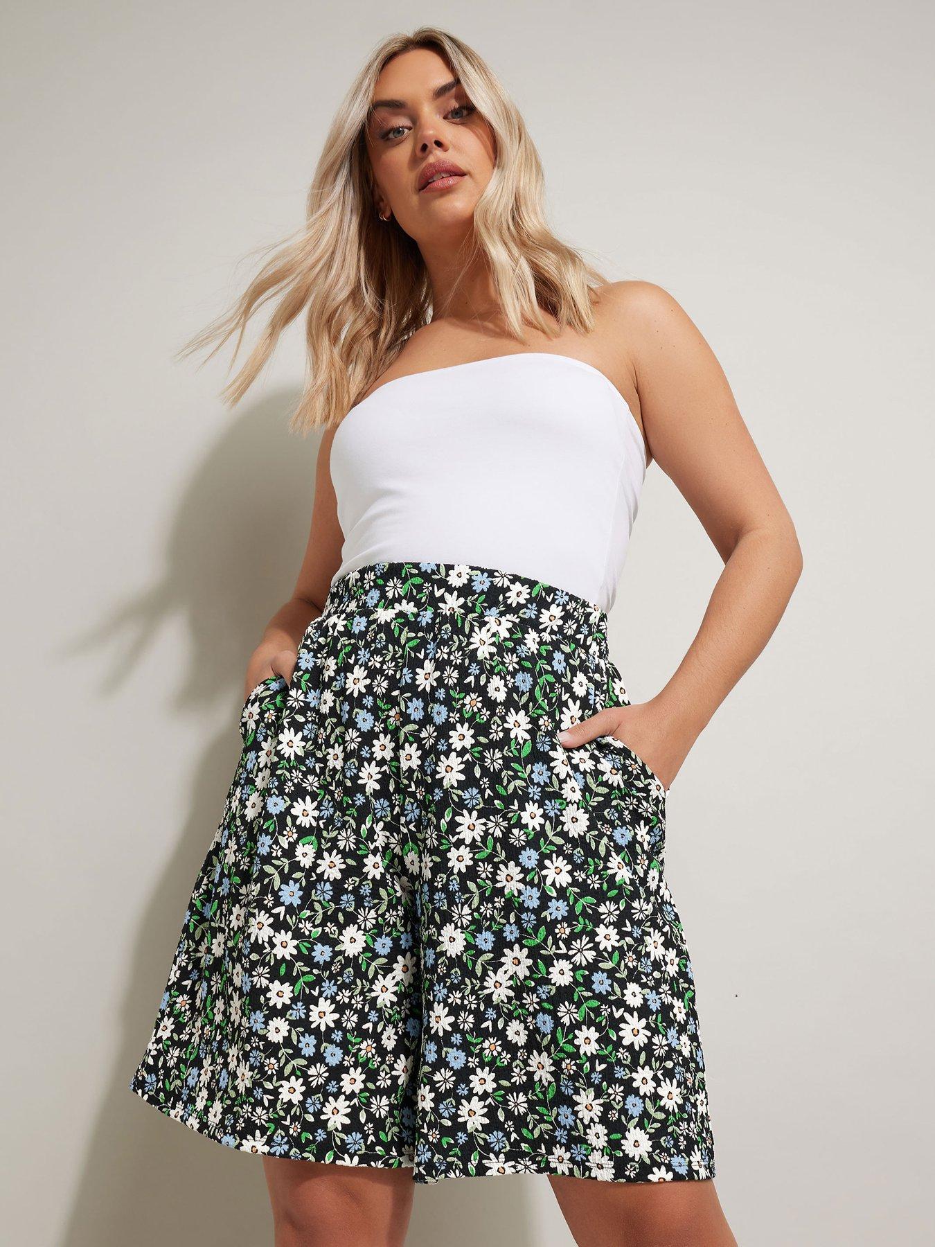 Image 1 of 4 of Yours Curve Crinkle Jersey Short